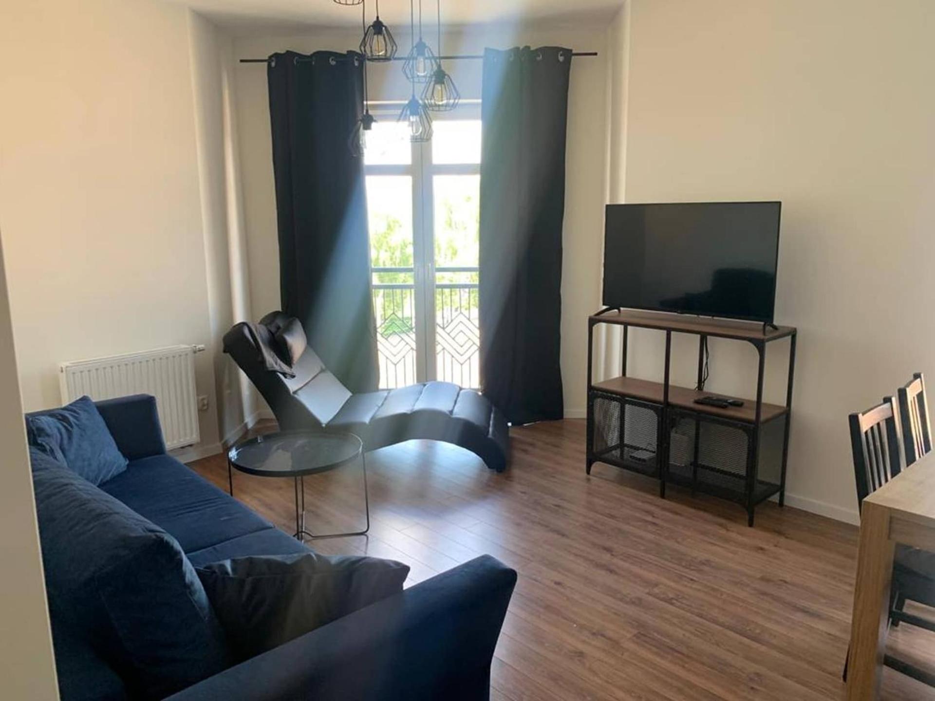 One-Bedroom Apartment - Photo 9