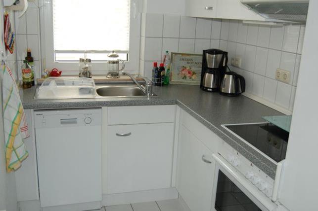 Apartment With Balcony photo 3