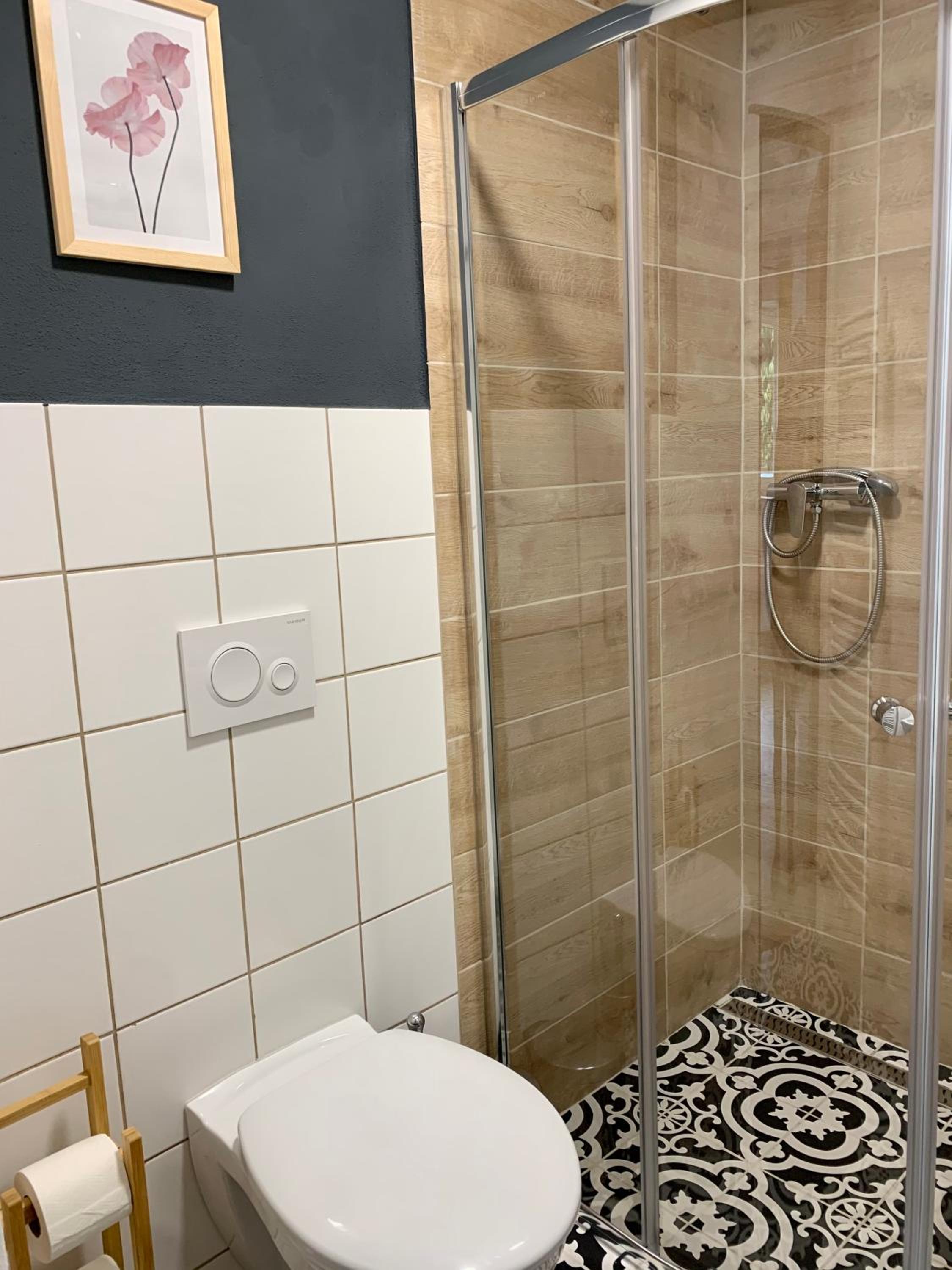 Deluxe Double Room with Shower photo 2