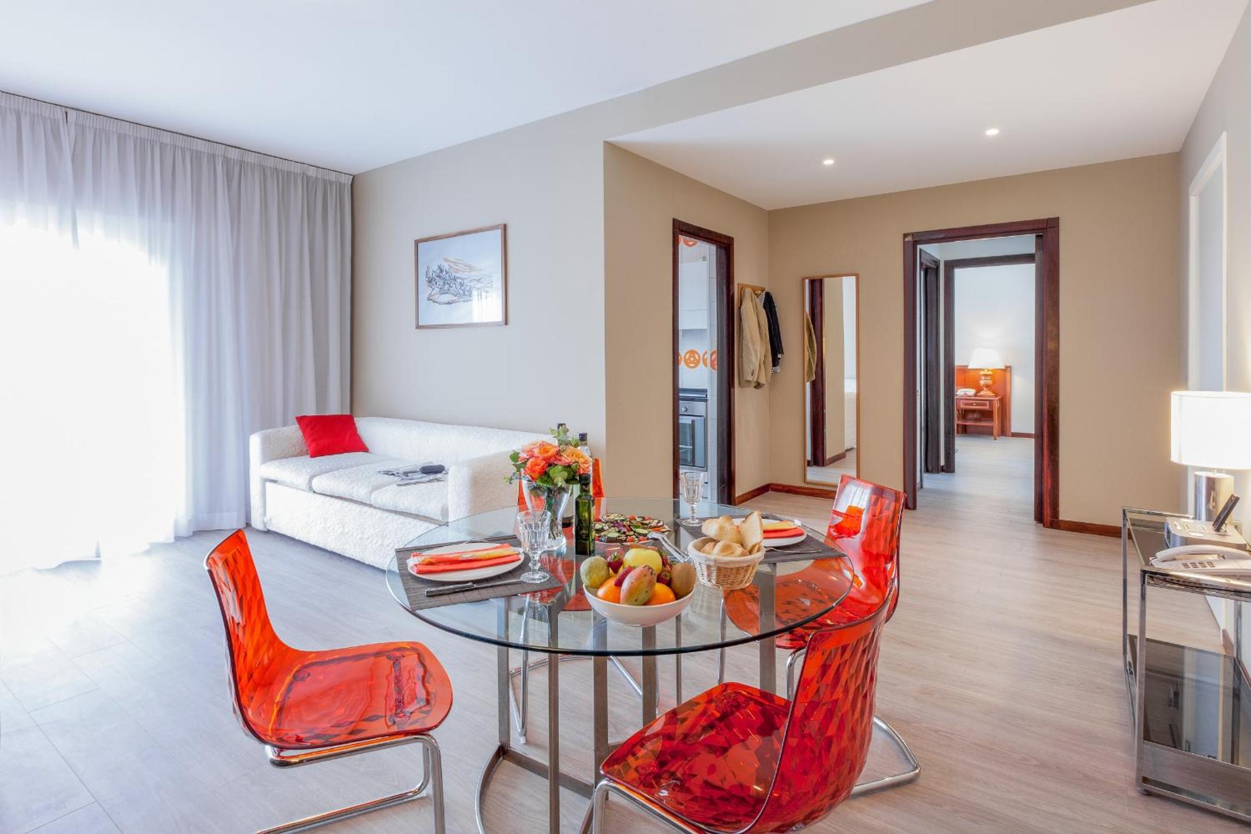 One-Bedroom Apartment thumbnail 5