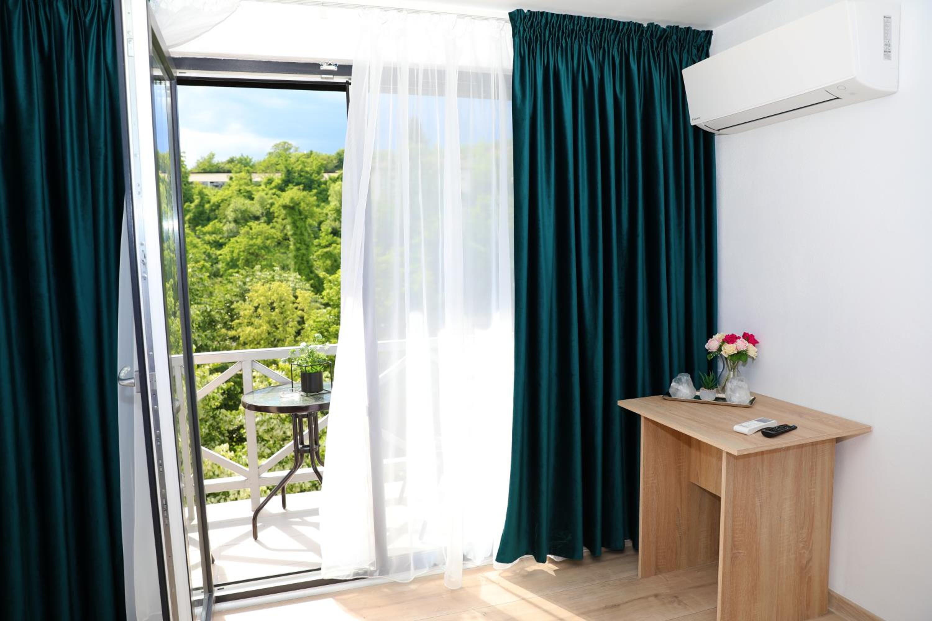 Double Room with Balcony photo 3