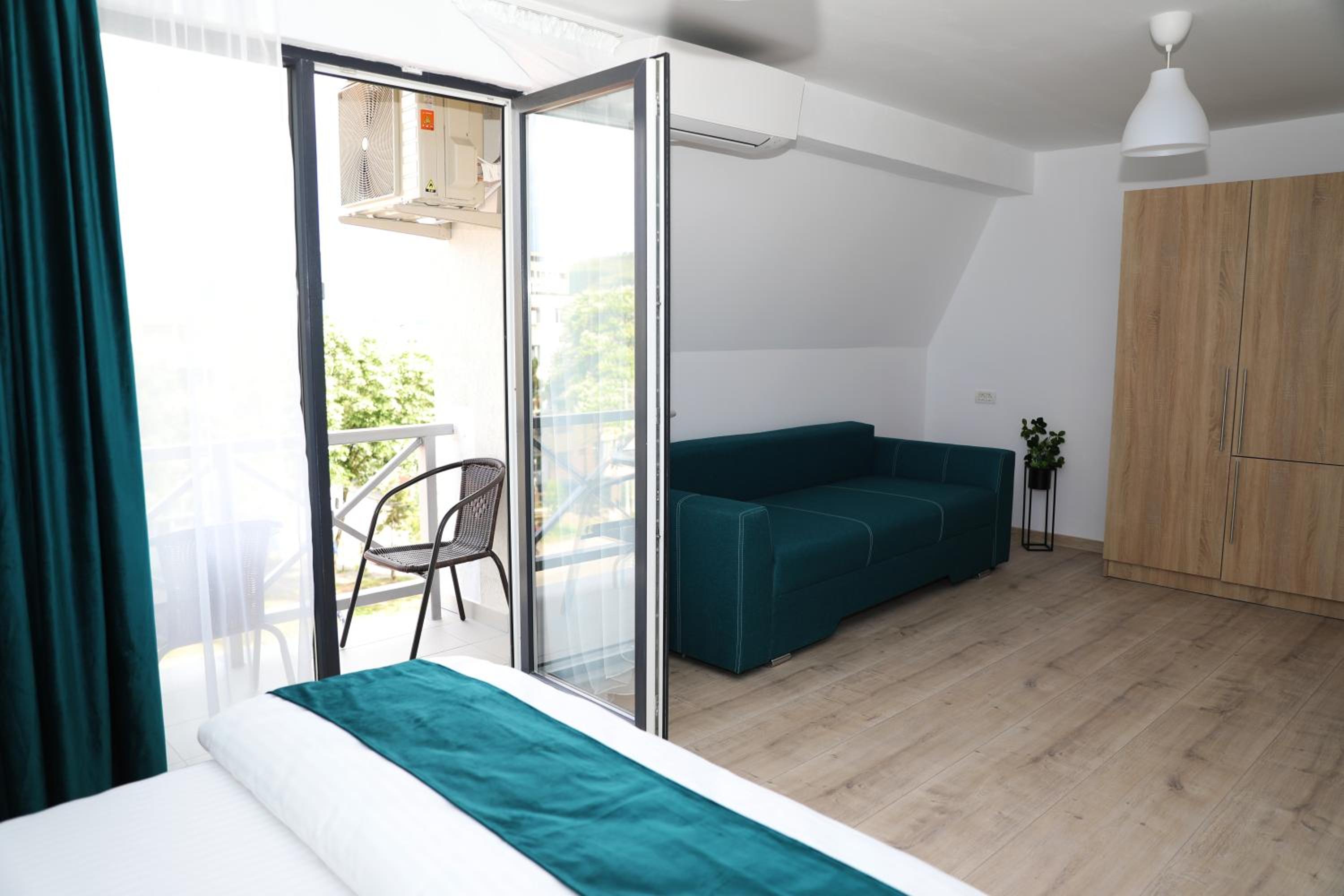 Suite with Balcony photo 2