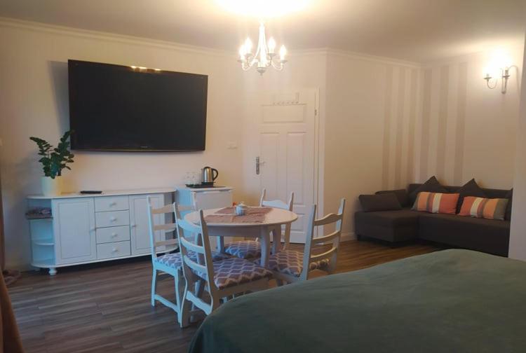 Family Room with Bath photo 3