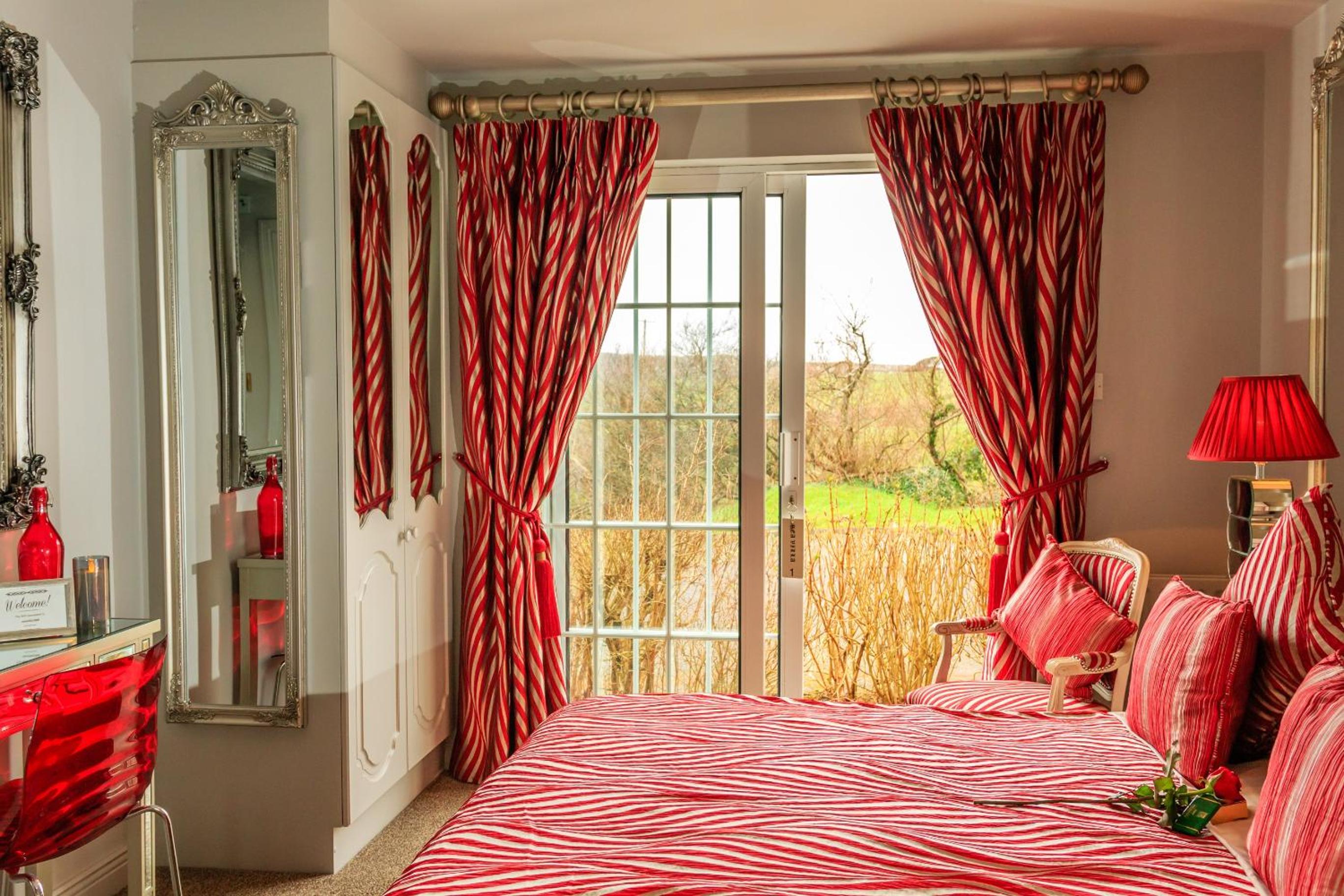 Double Room with Garden View - Photo 2