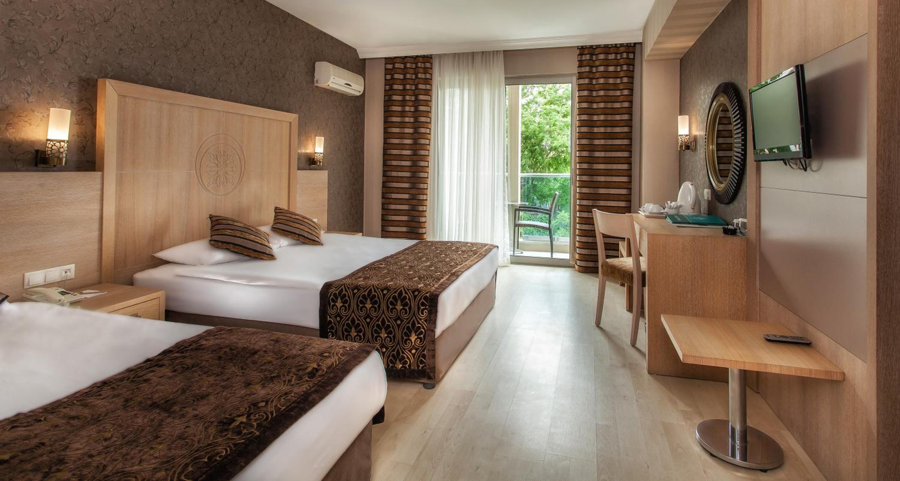 Standard Double or Twin Room photo 1