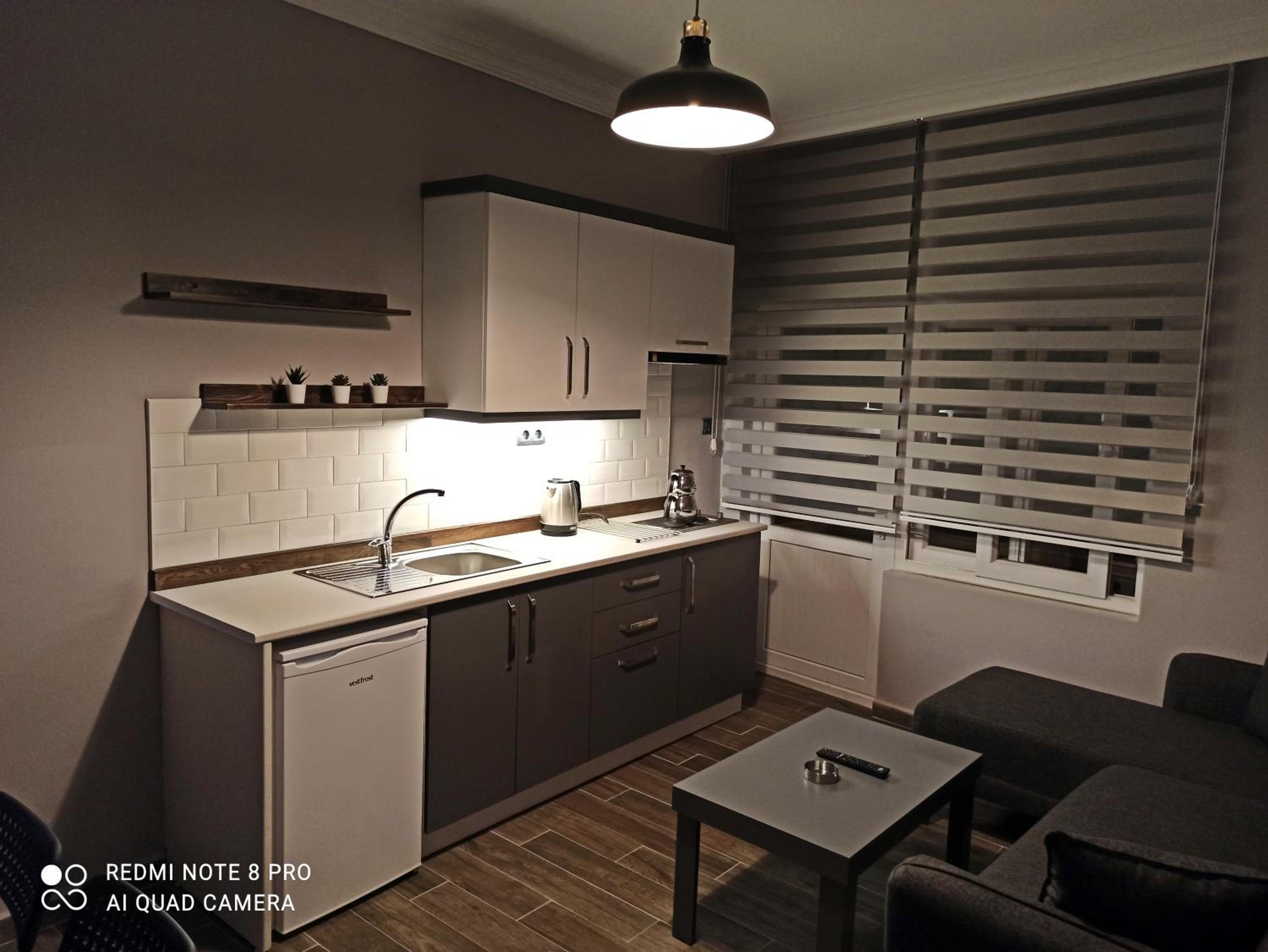 Apartment with Balcony - Photo 4