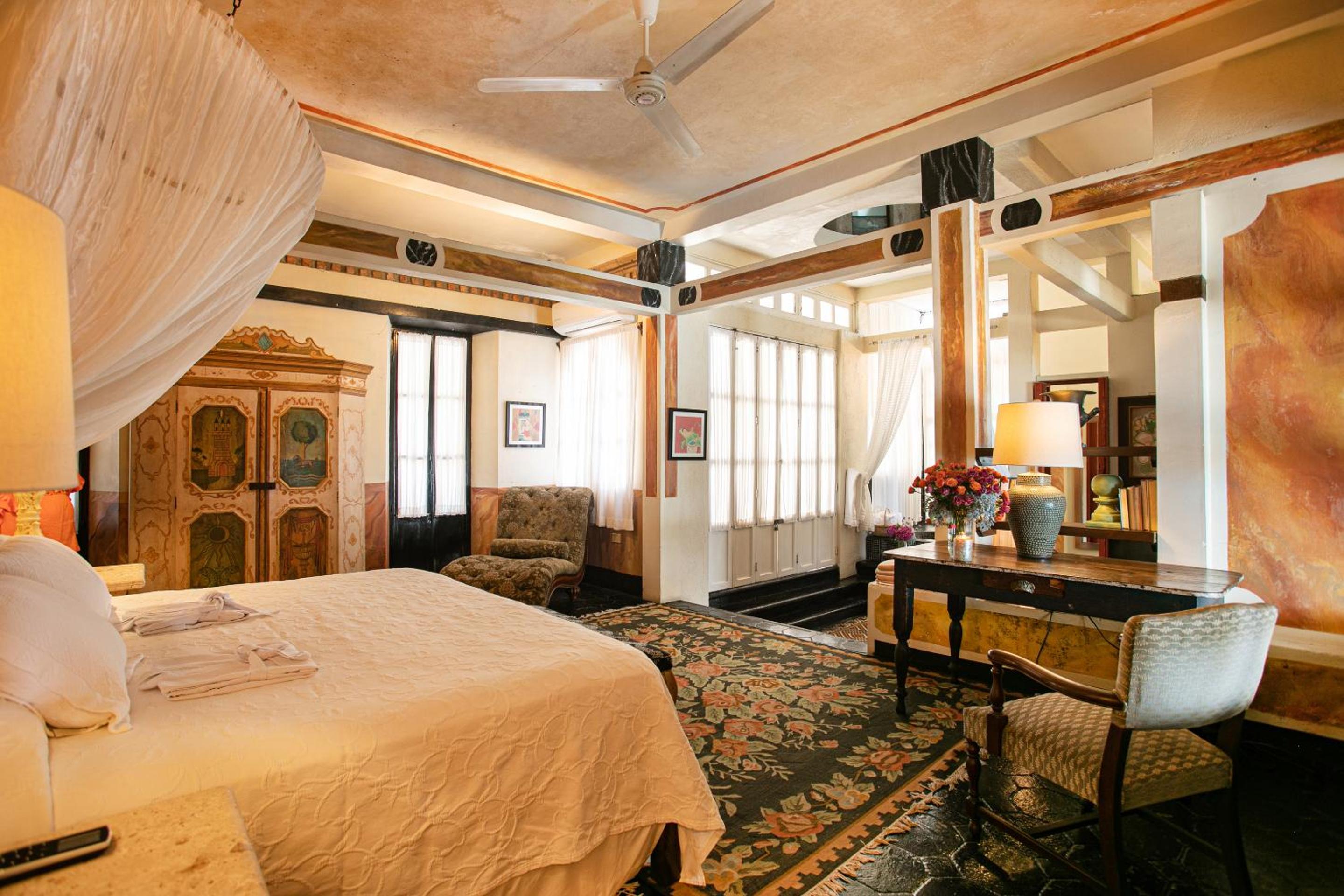 Deluxe King Suite