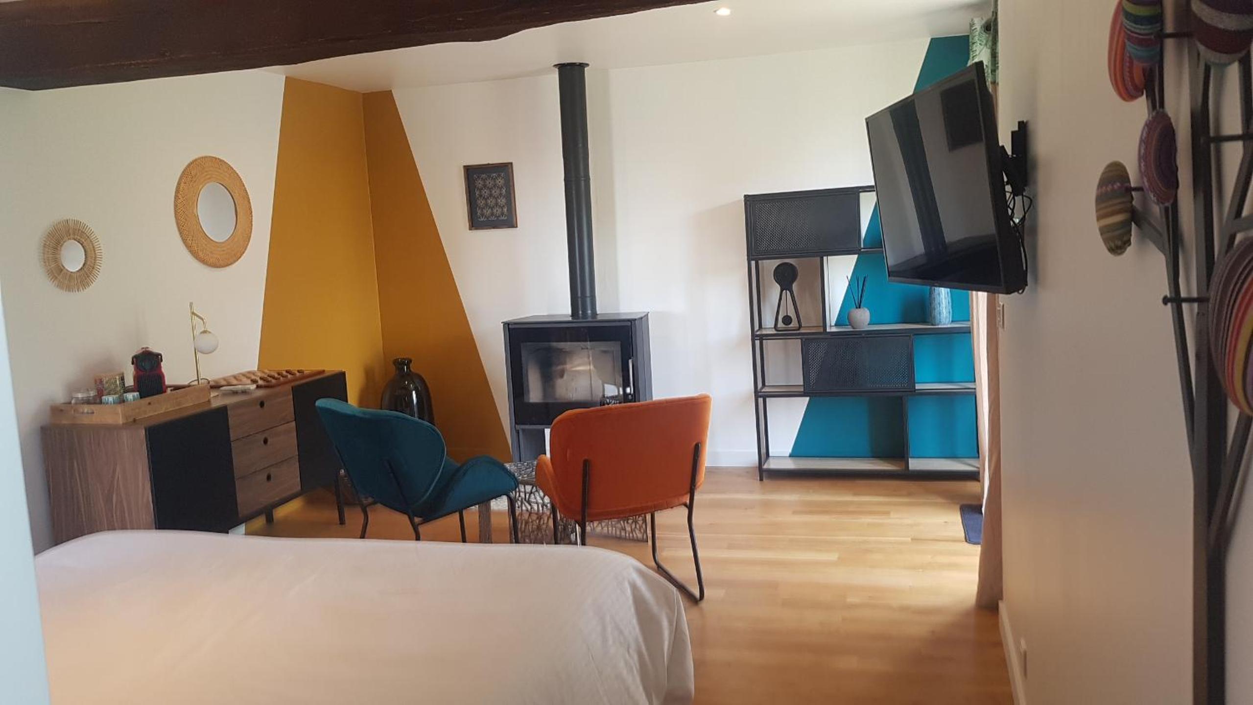 Deluxe King Suite - Photo 1