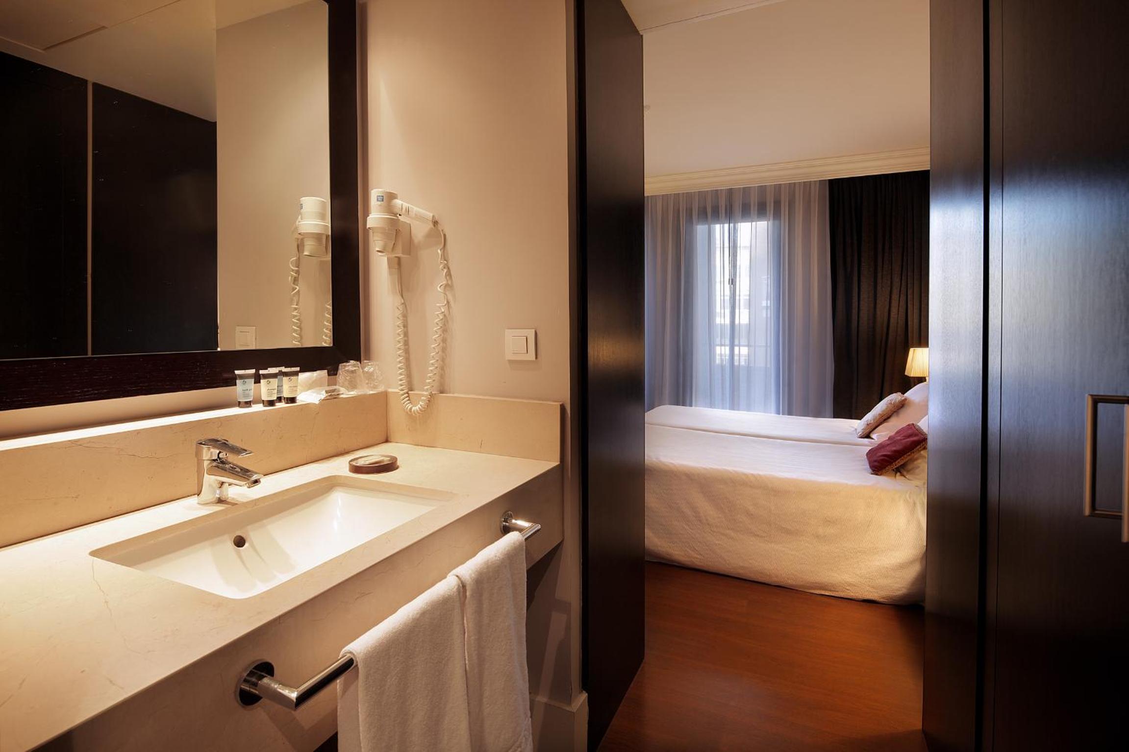 Double or Twin Room with Terrace photo 3
