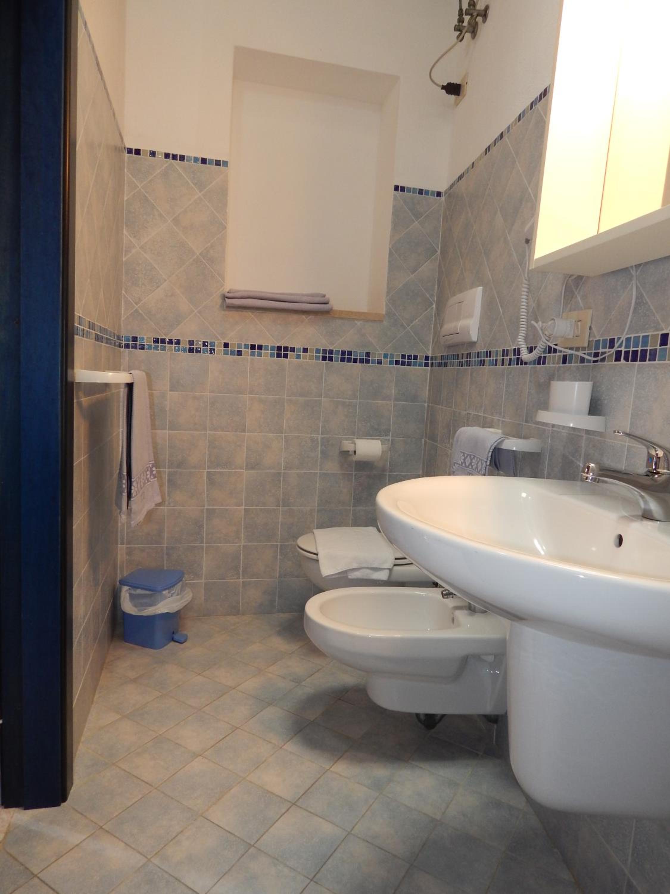 Triple Room - Photo 8