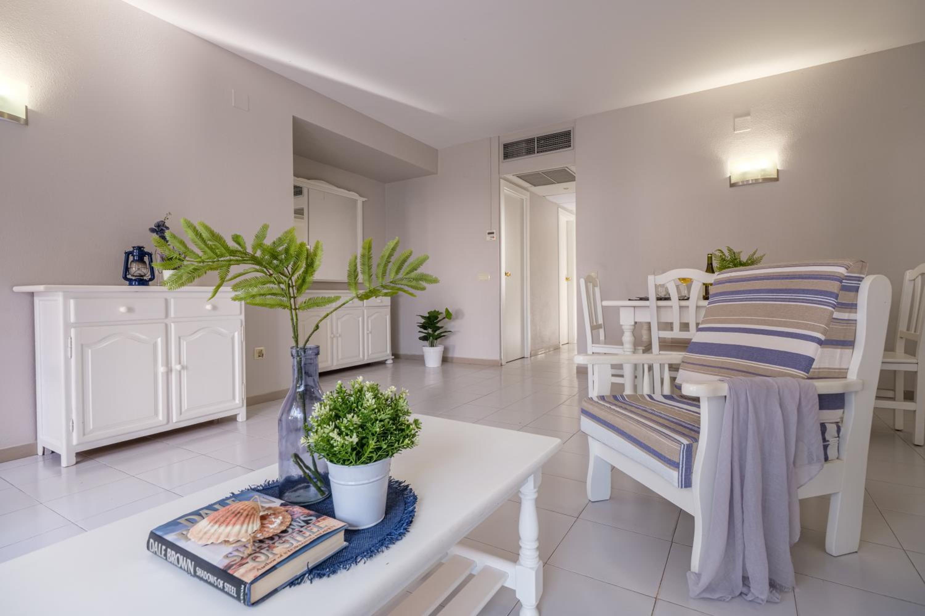 Apartamento de Dos Dormitorios (2 adultos + 2 niños)