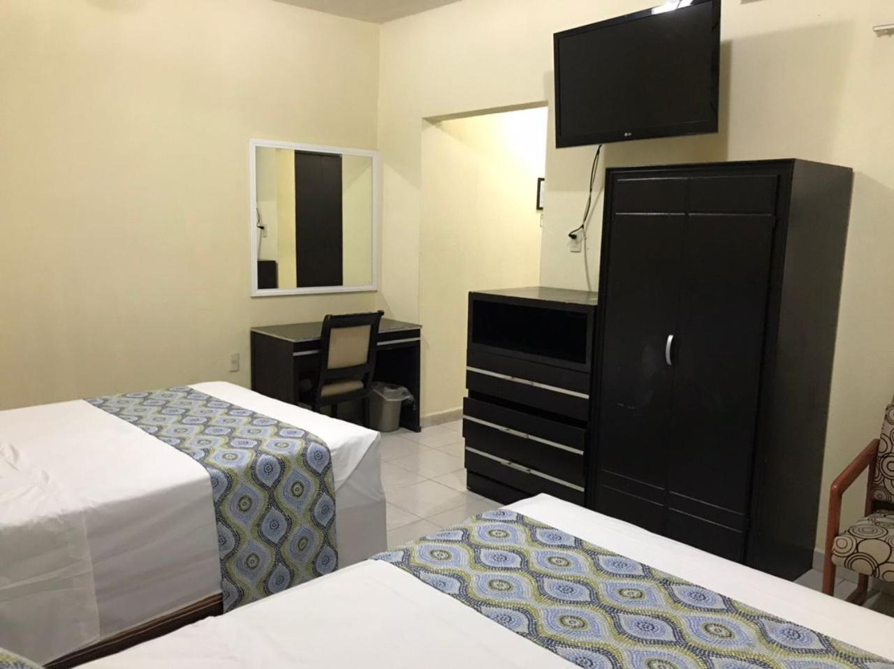 Double Room with Two Double Beds photo 2