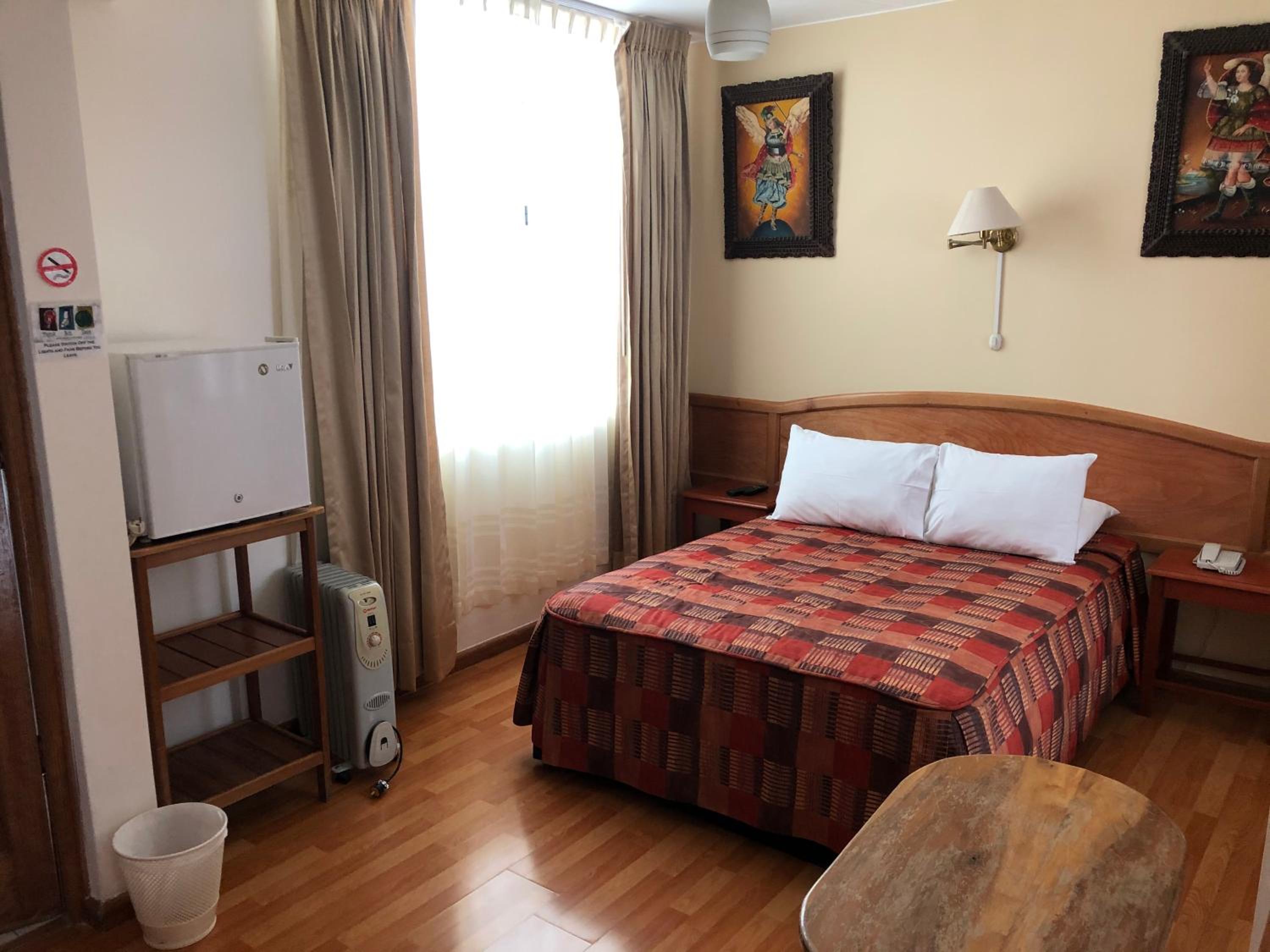 Queen Room - Photo 9