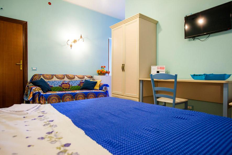 Quadruple Room - Photo 5