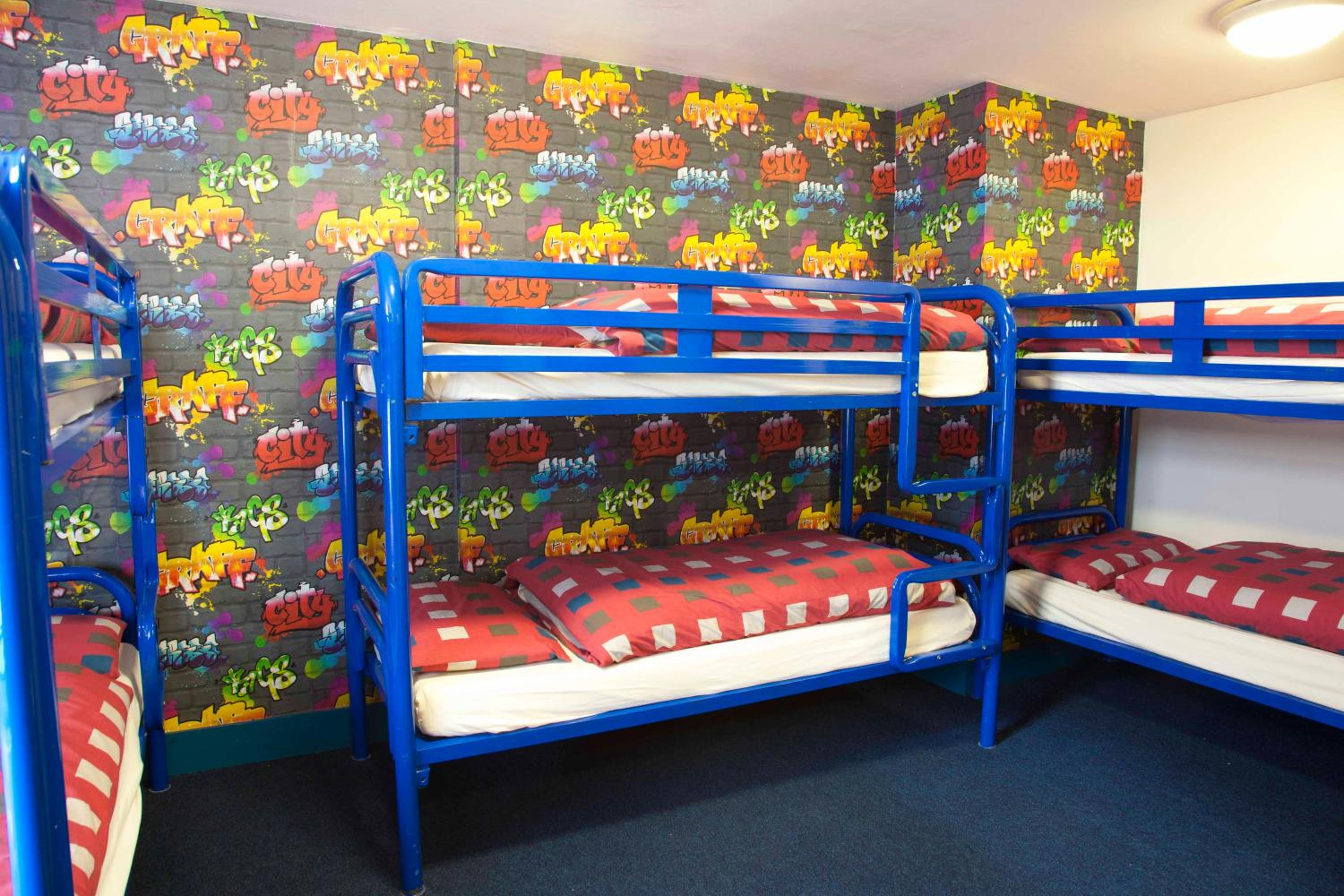 1 Bed in a 6 Bedded Room Ensuite photo 2