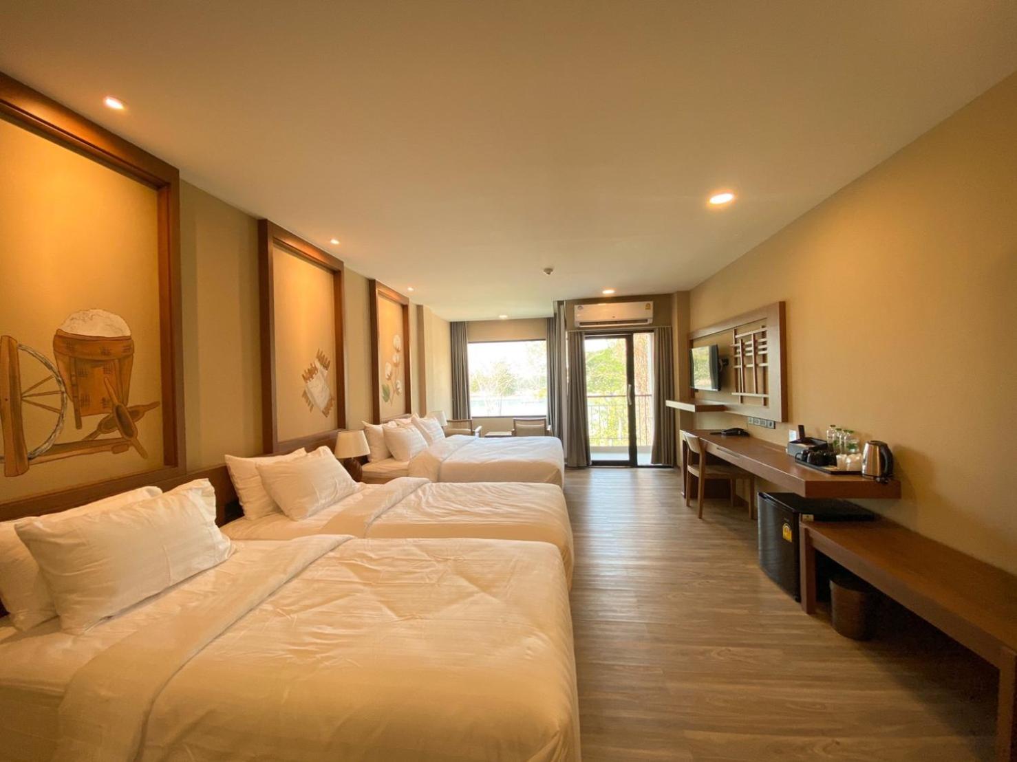 Family Room with Balcony - Photo 3