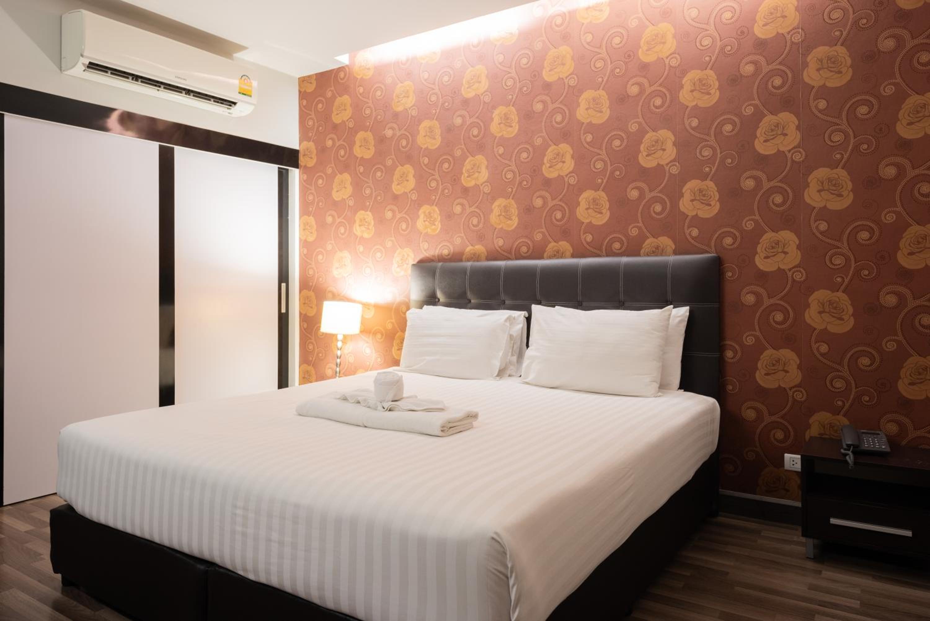 Superior King Room photo 2