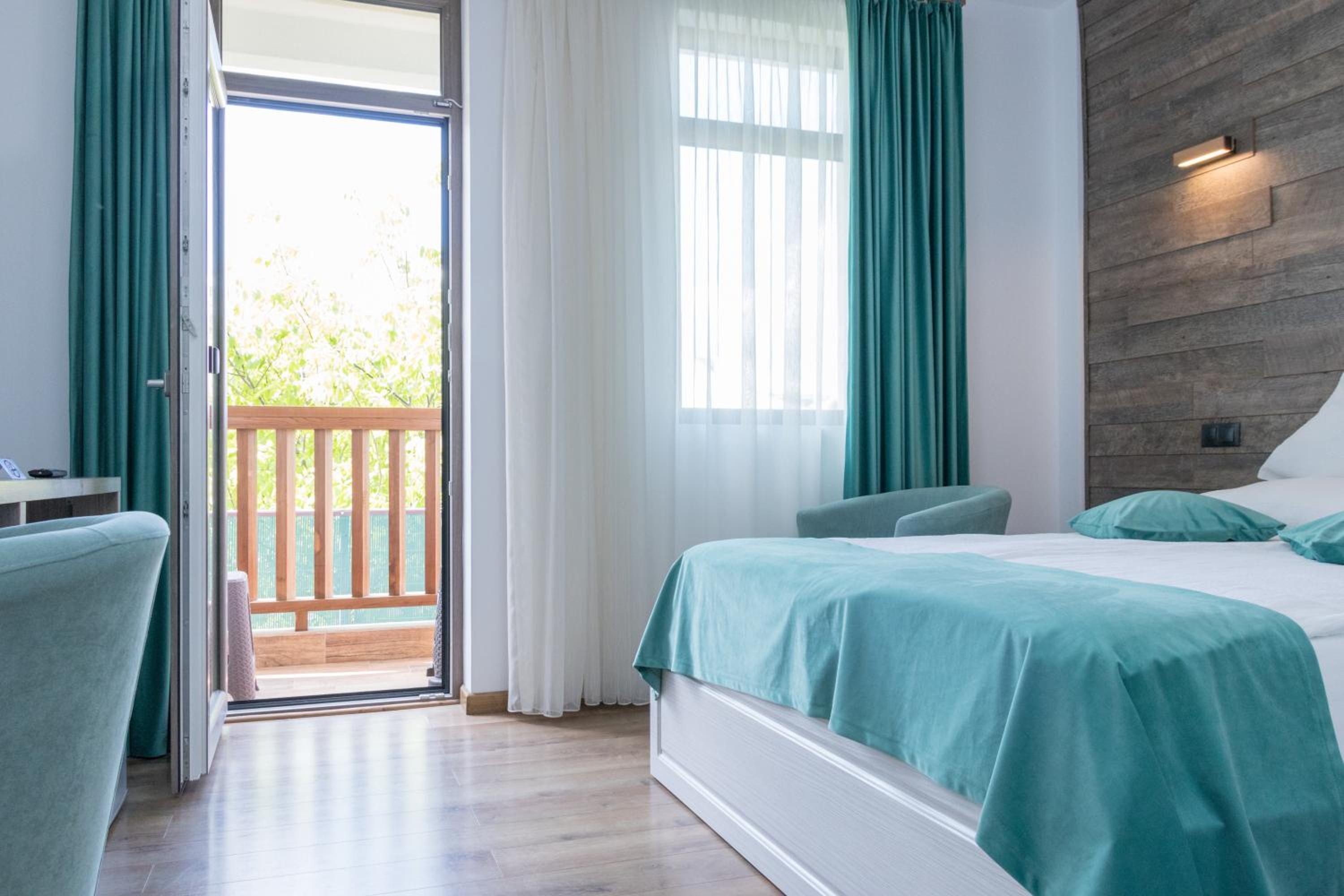 Double Room - Photo 2