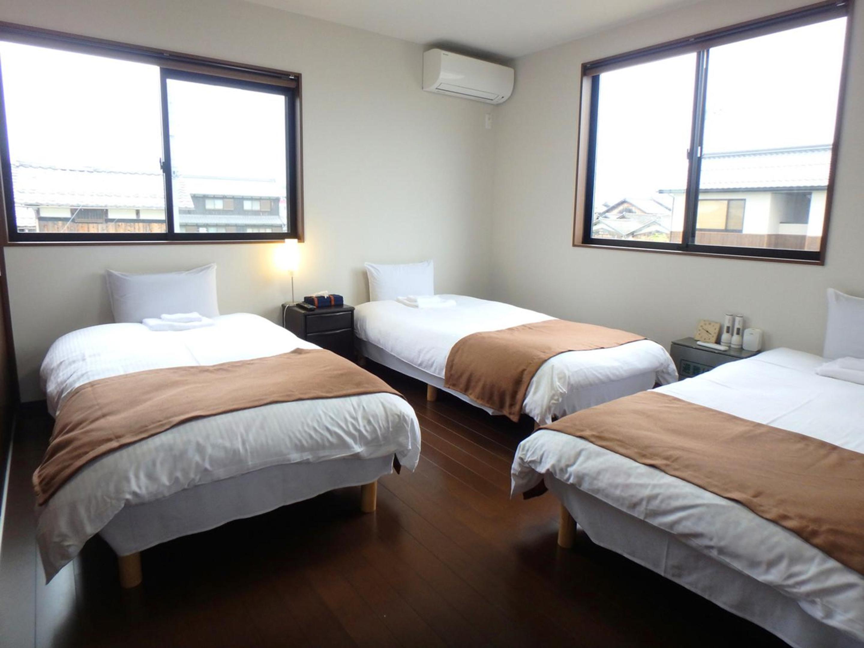 Triple Room with Shared Bathroom photo 1
