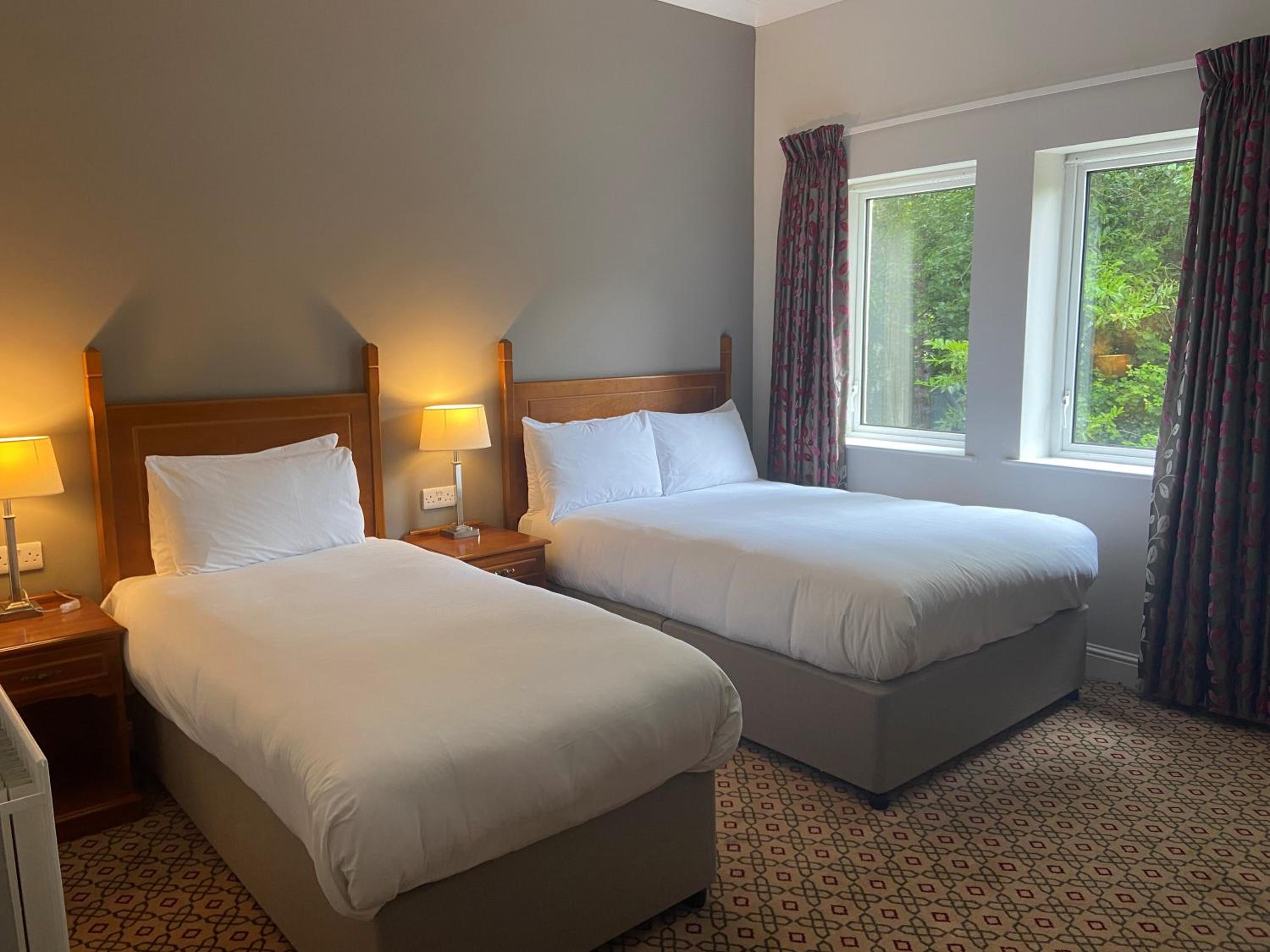 Twin Room - Photo 1