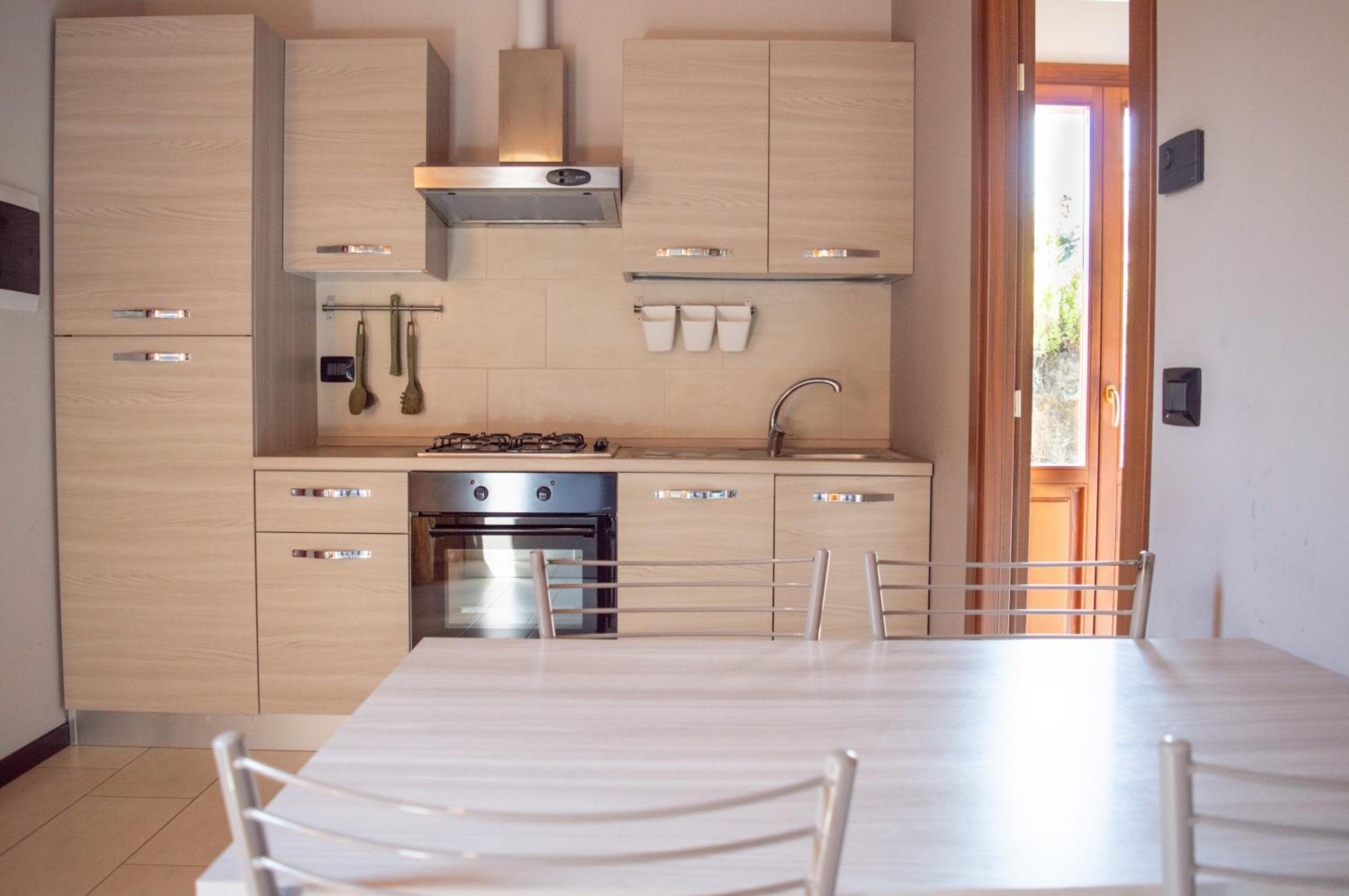 Bungalow with Kitchenette - Photo 10