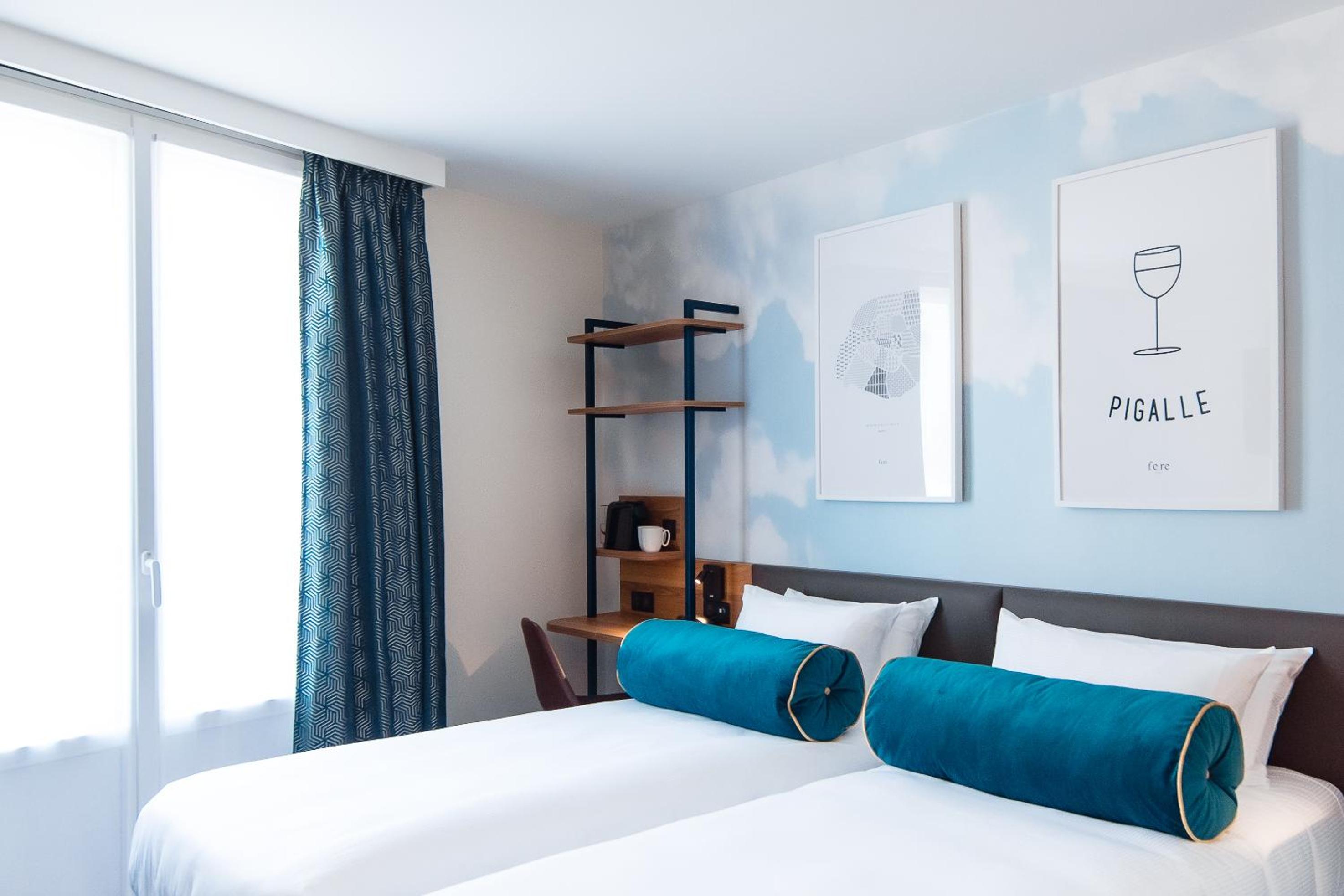 Large Superior Double Room thumbnail 5
