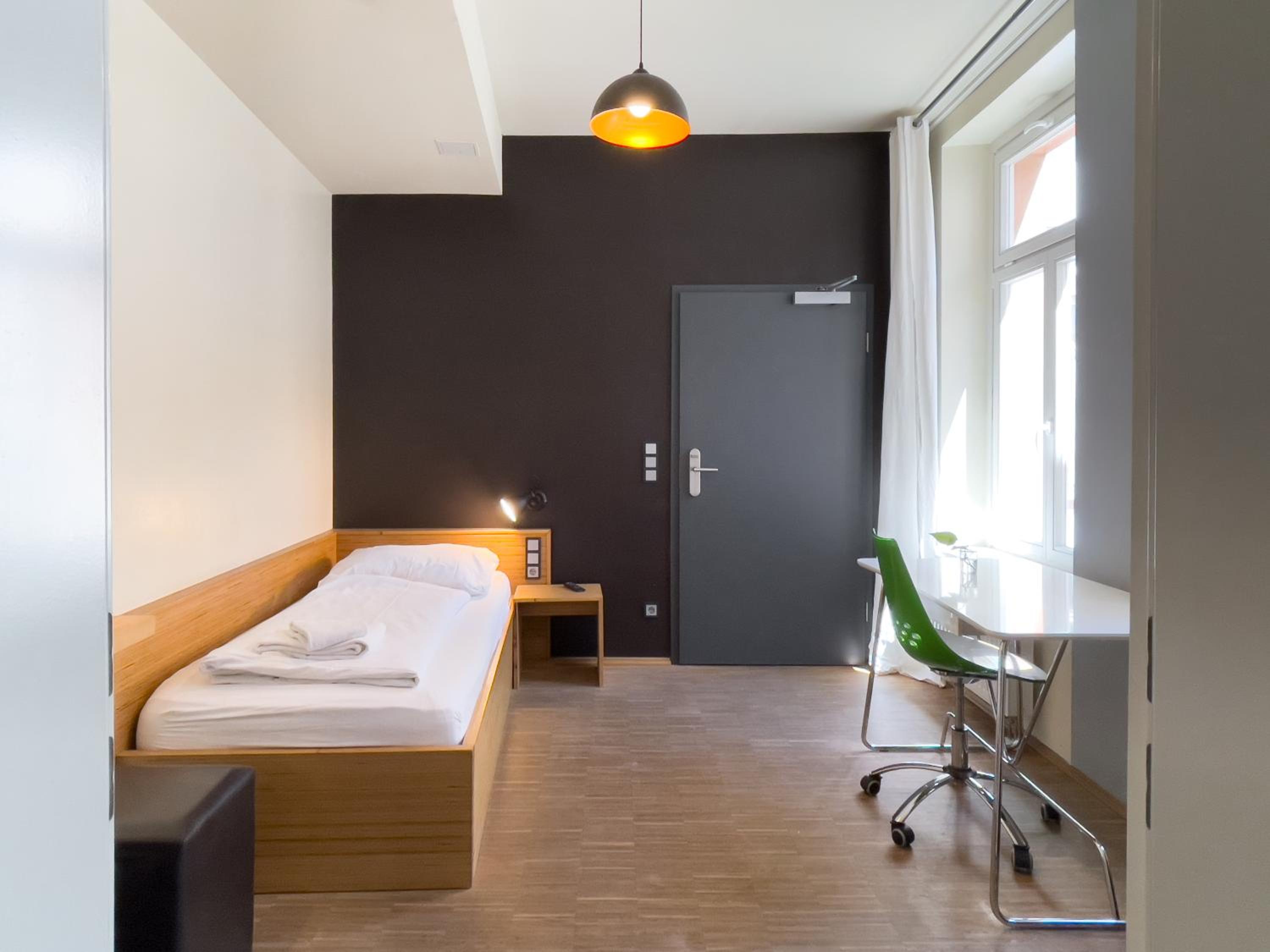 Single Room with Bathroom photo 1
