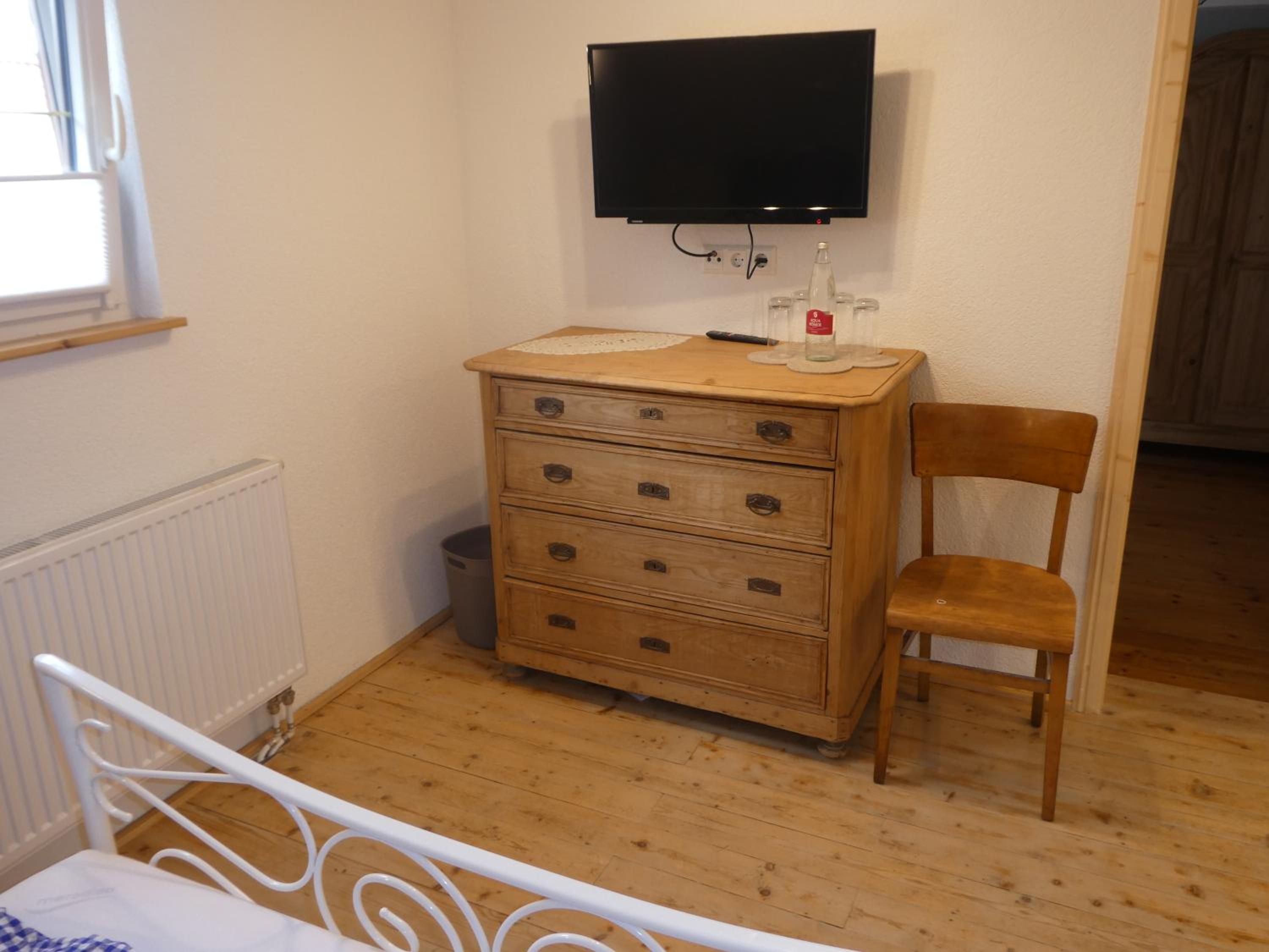 Two-Bedroom Apartment - Photo 2