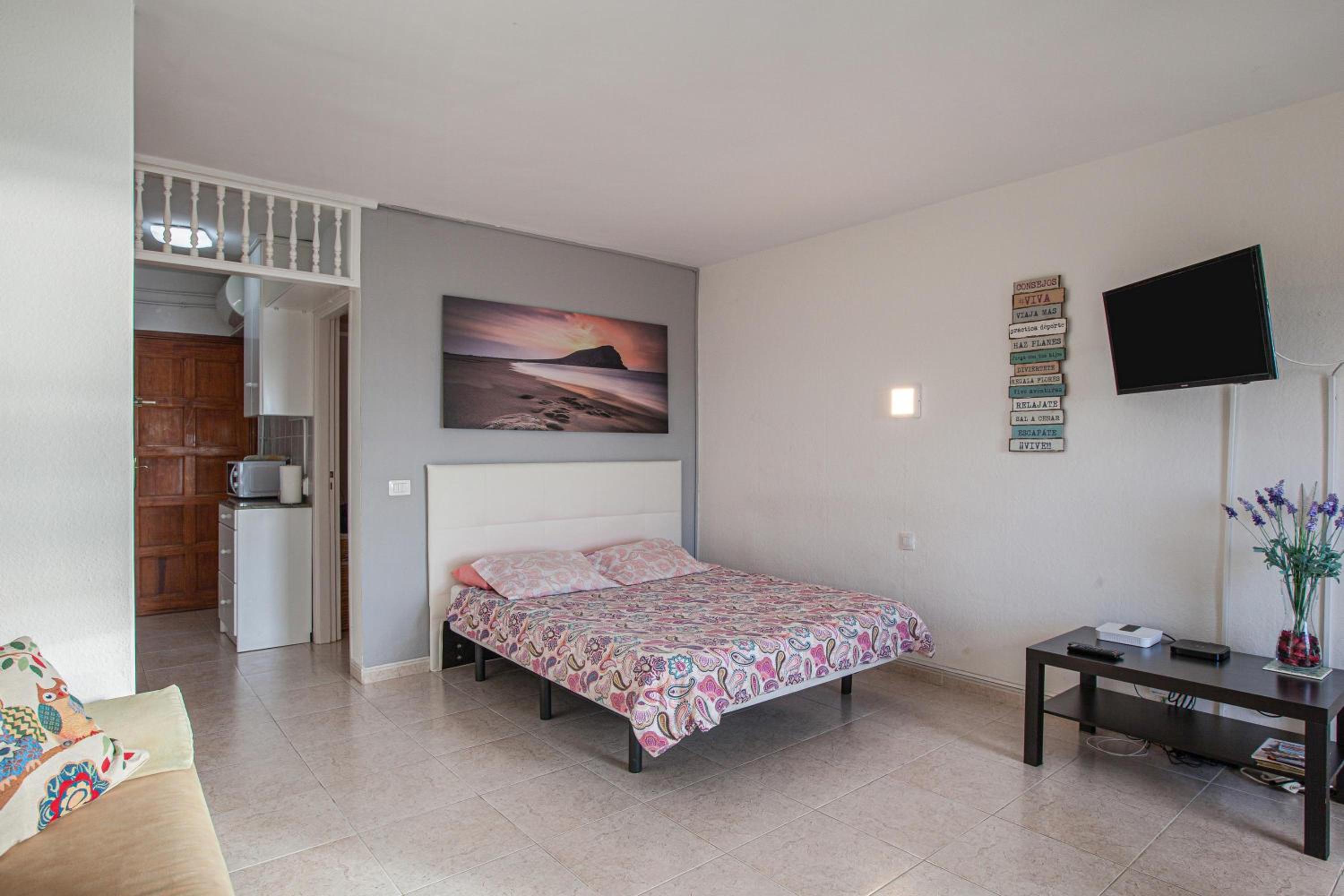 Studio Apartment with Sea View thumbnail 6