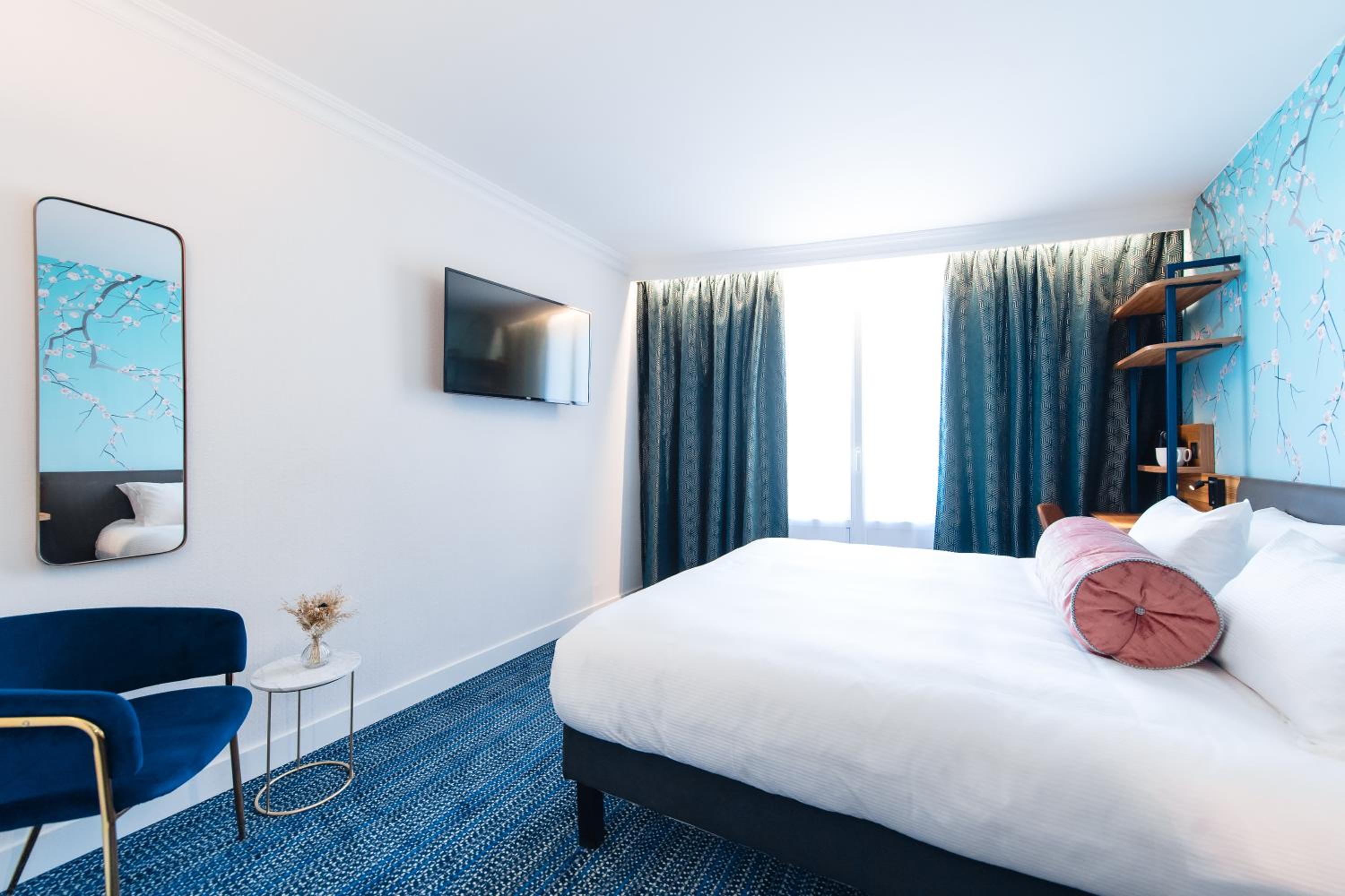 Superior Triple Room thumbnail 6