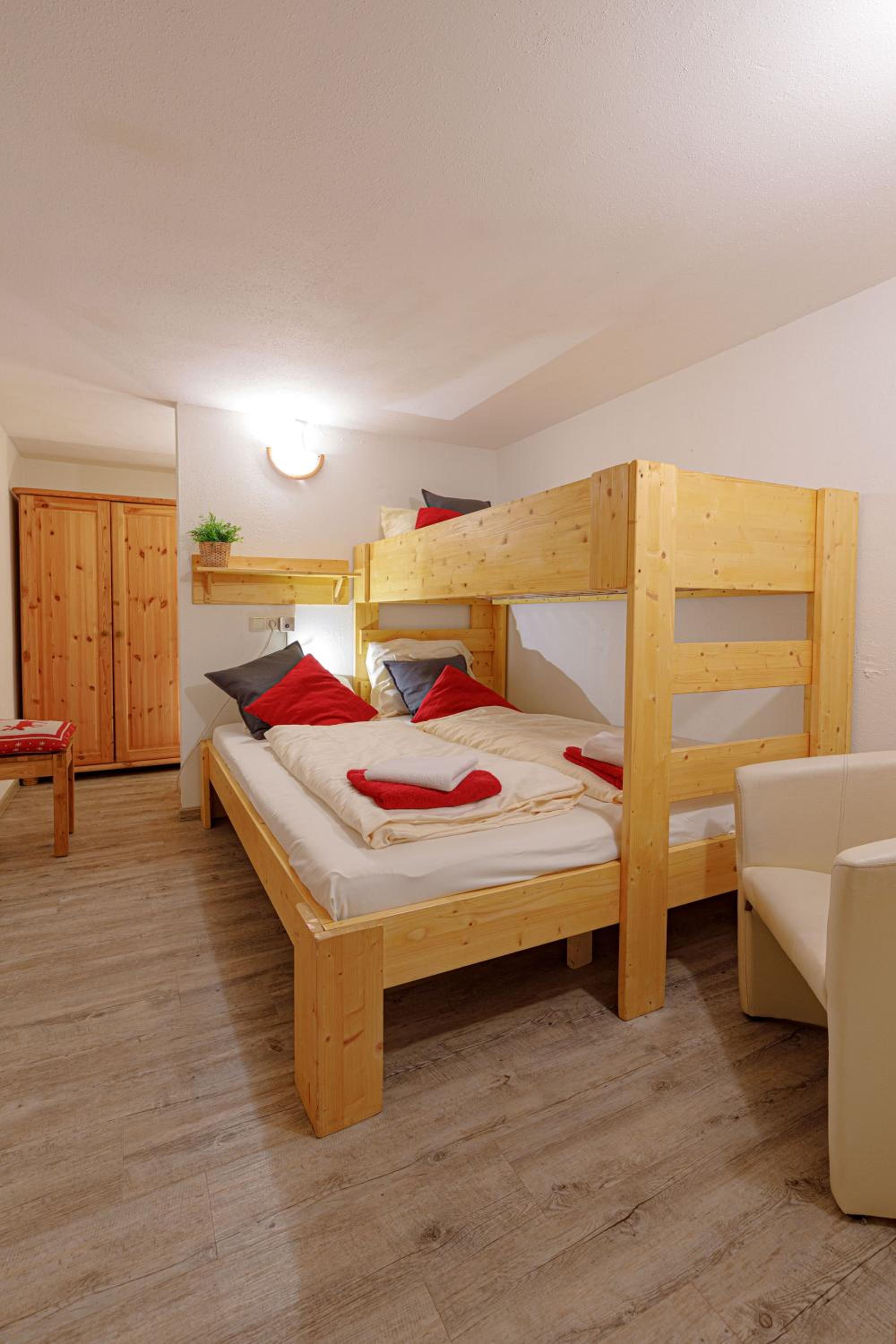 Two-Bedroom Apartment with Terrace (7 Adults) photo 2