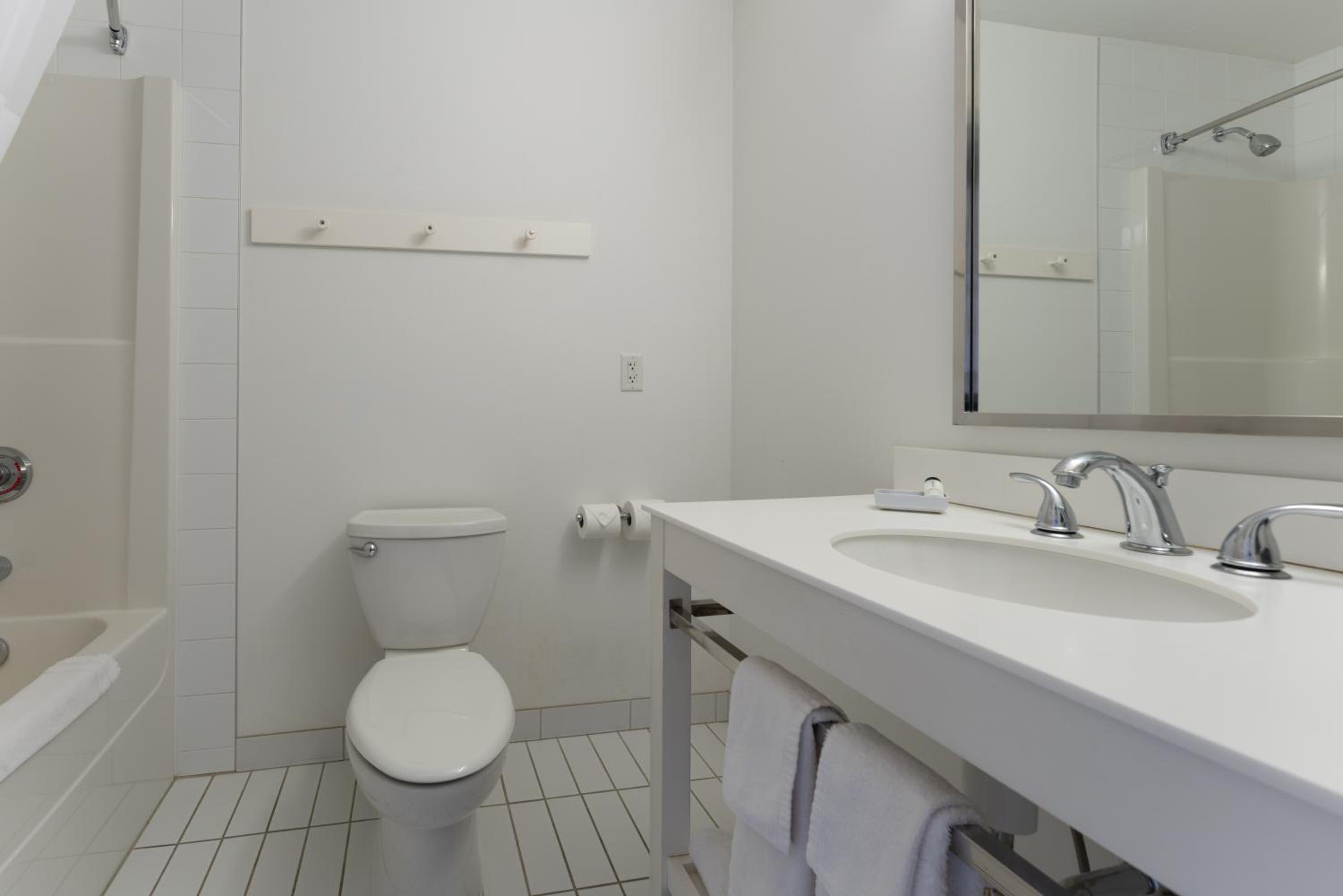 Queen Suite photo 1