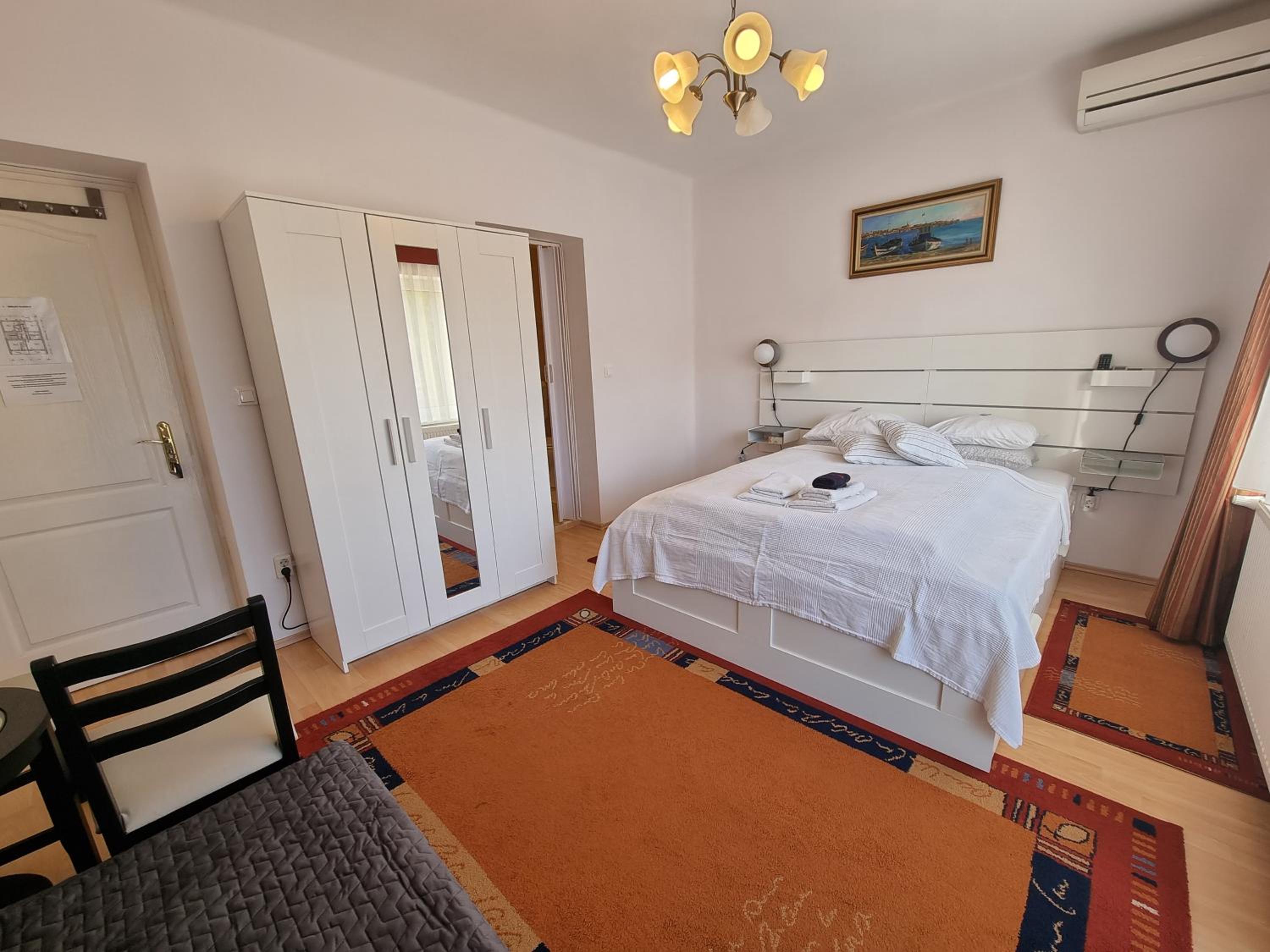 Deluxe Double Room with Extra Bed photo 3