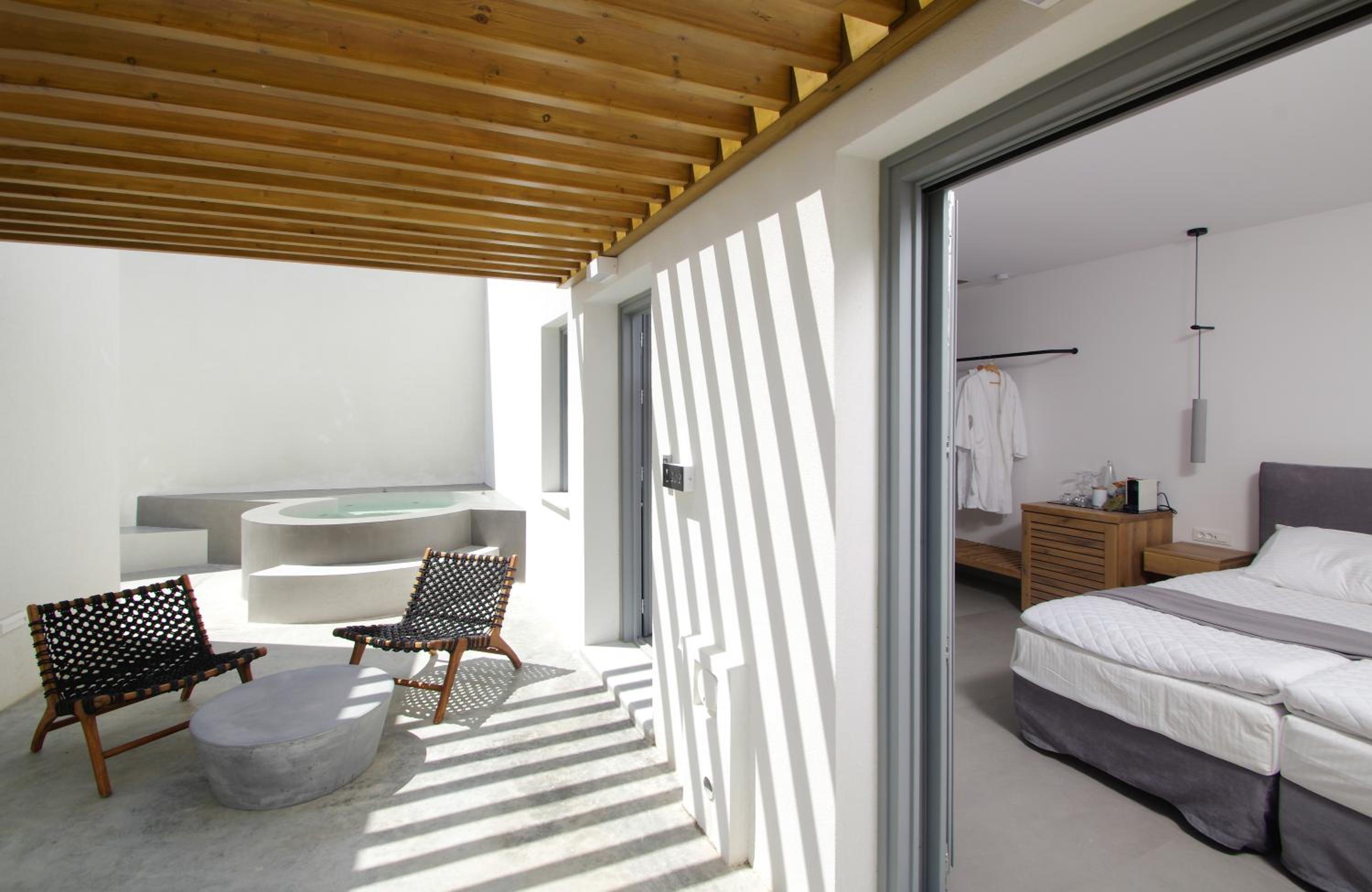 Suite with Garden View - Photo 10