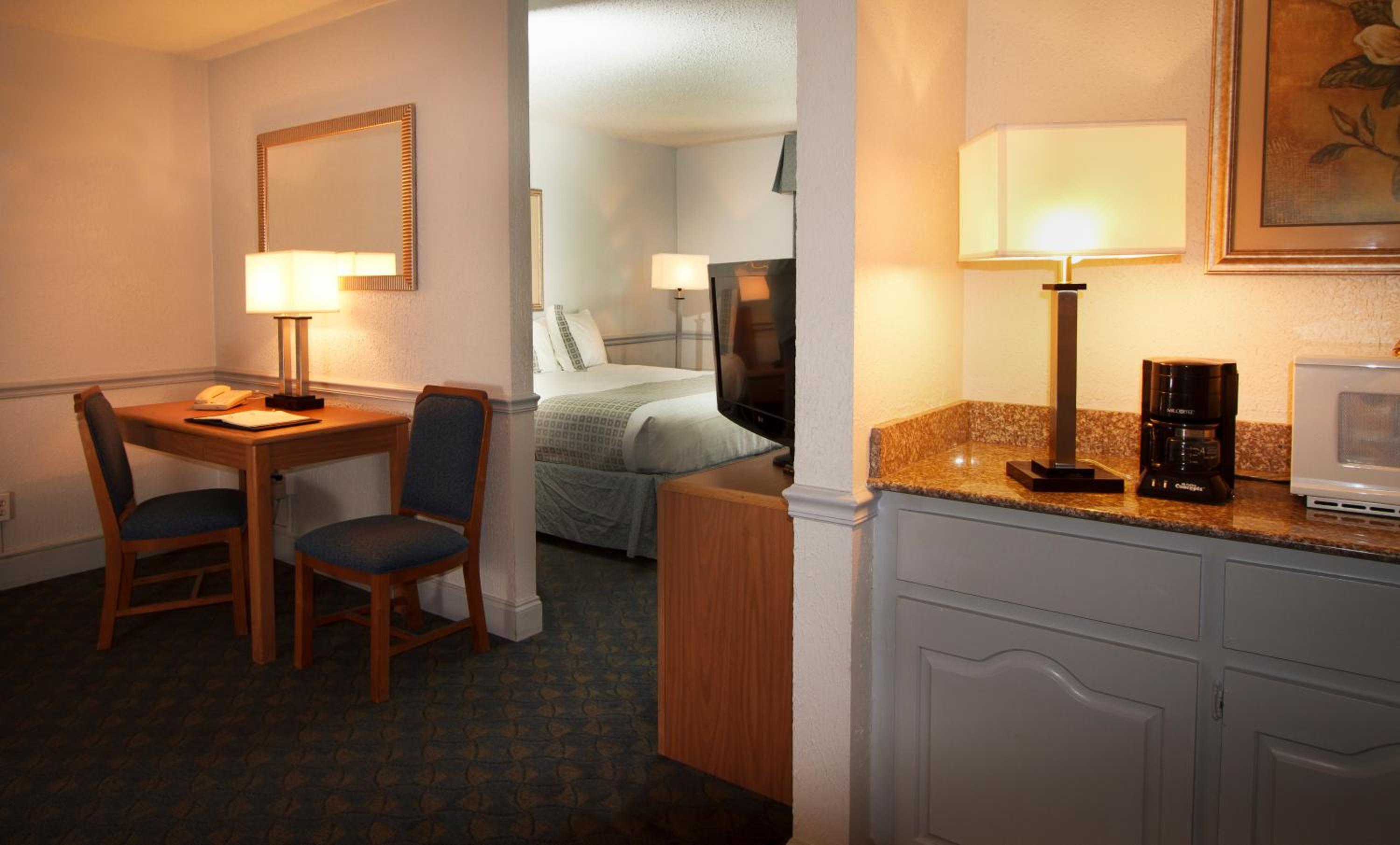 King Suite - Photo 2