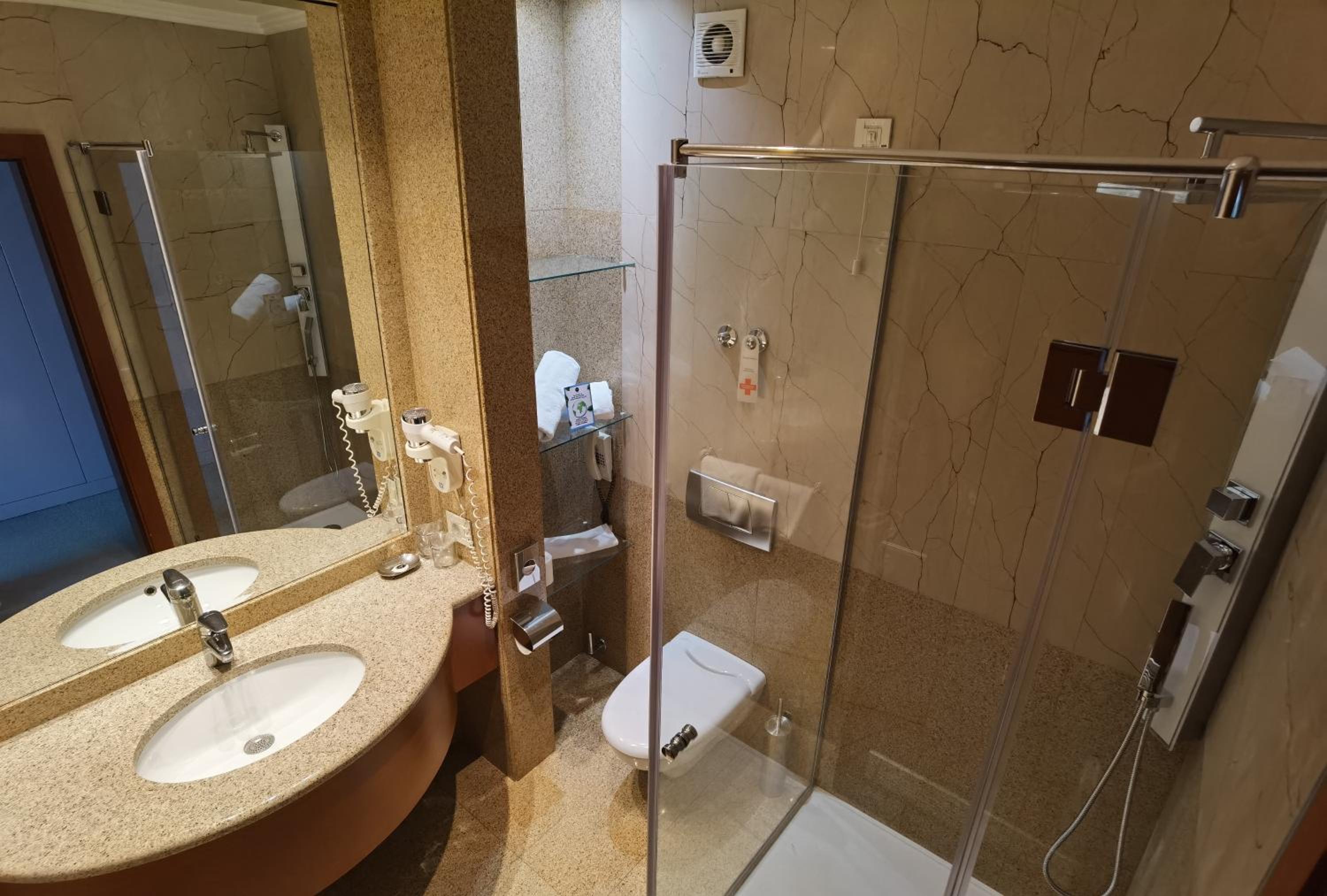 Lux Room