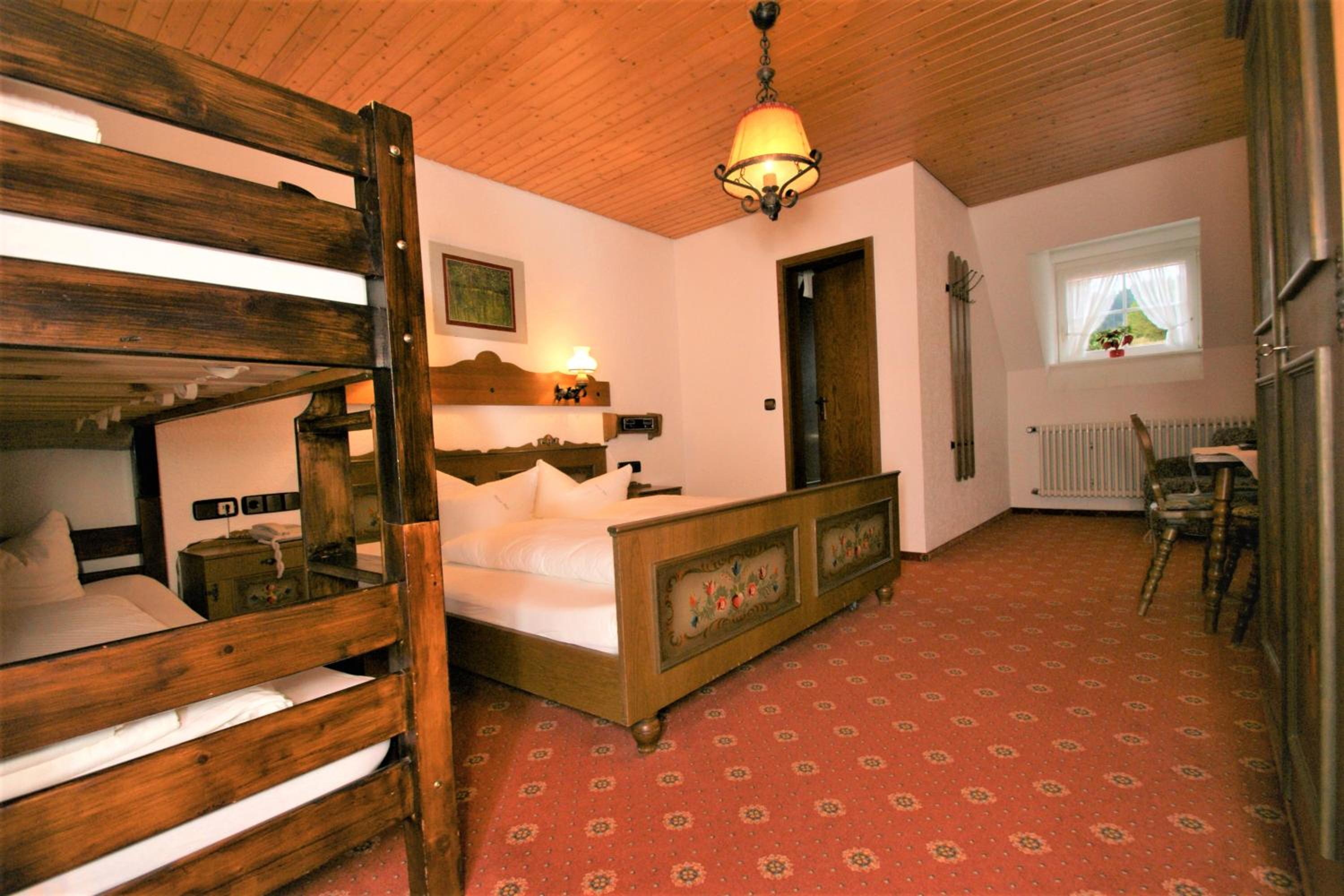 Family Room (2 Adults + 2 Children) photo 1