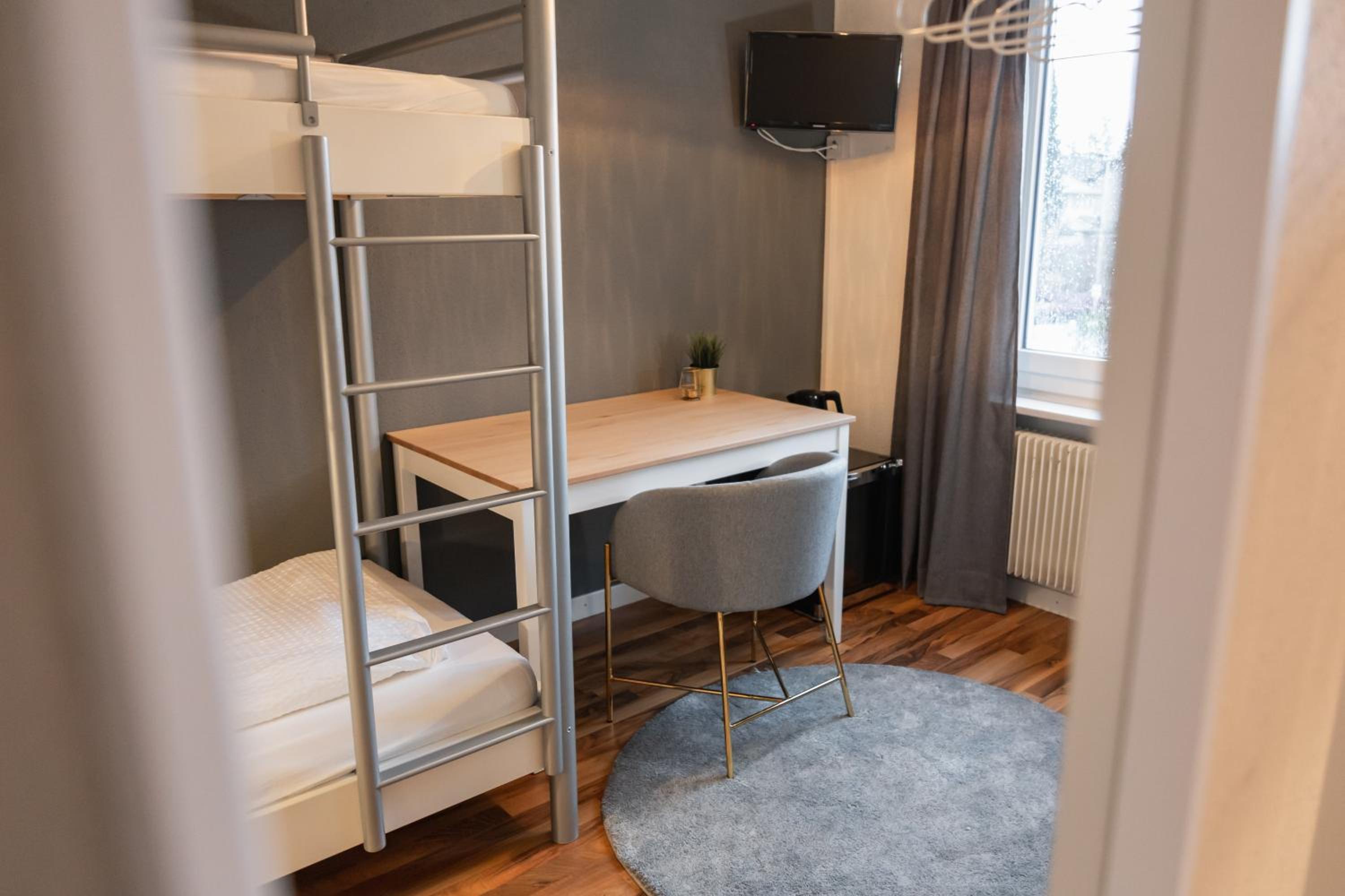 Single Room with Shared Toilet photo 1
