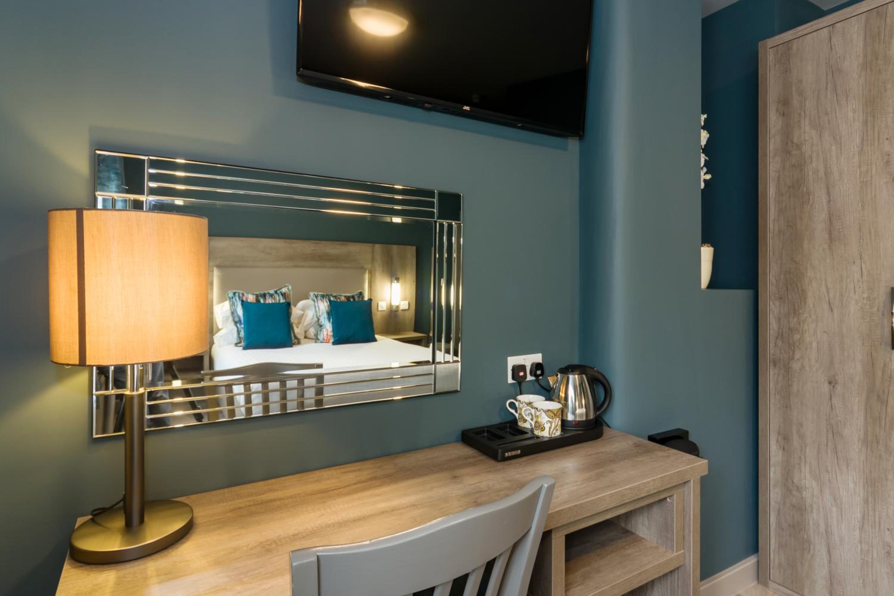 Superior King Room - Photo 4