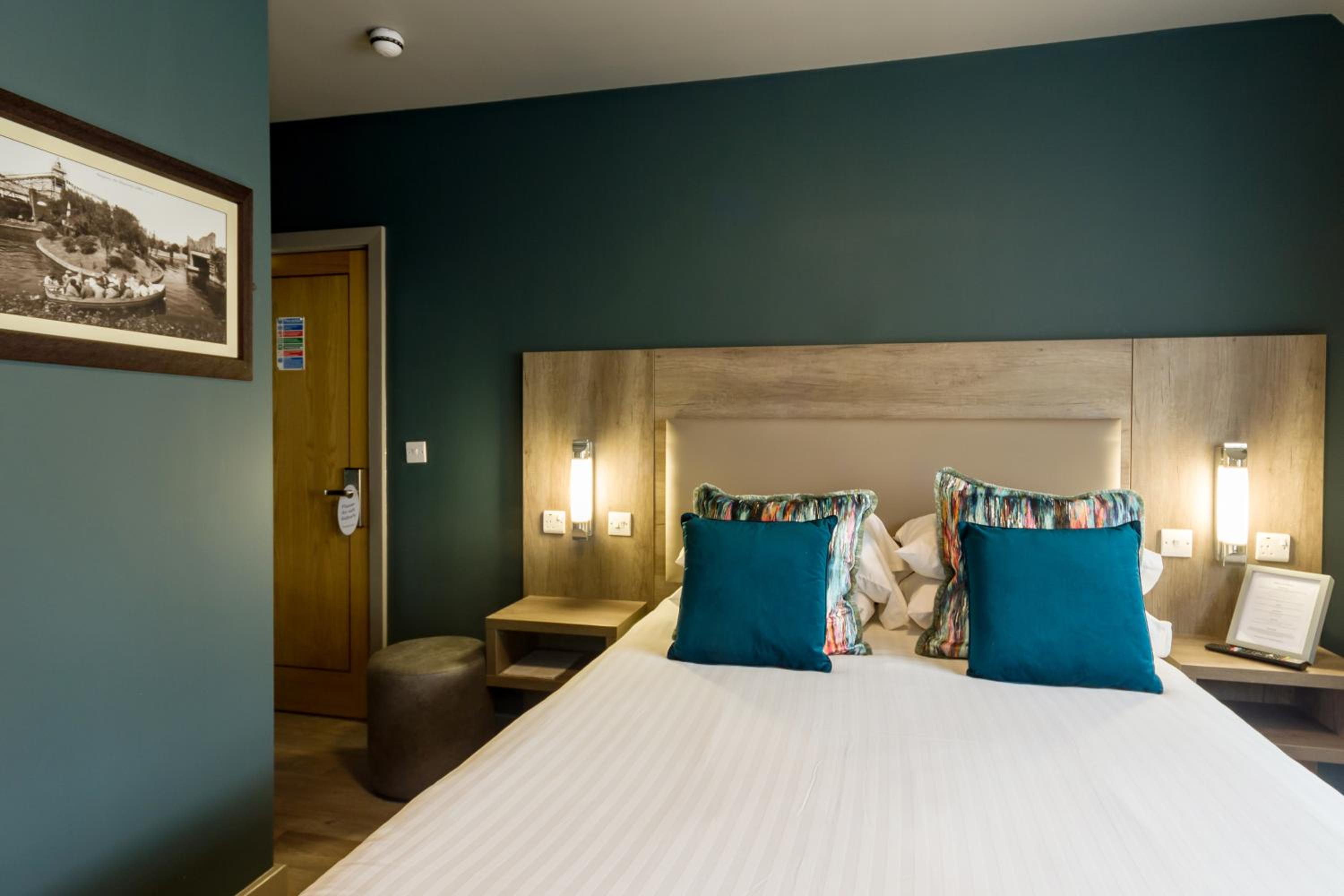 Superior King Room - Photo 5