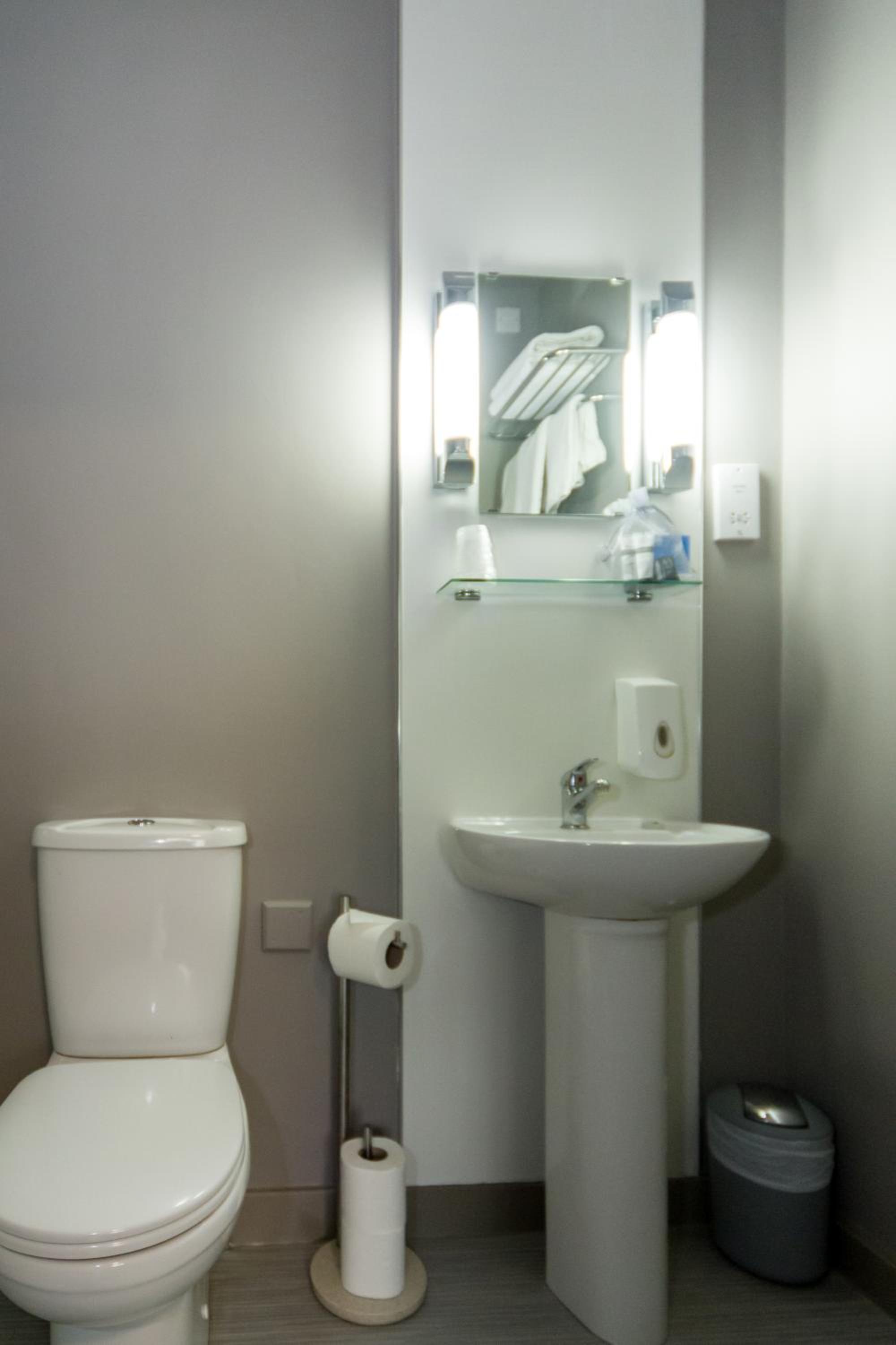 Superior King Room - Photo 8