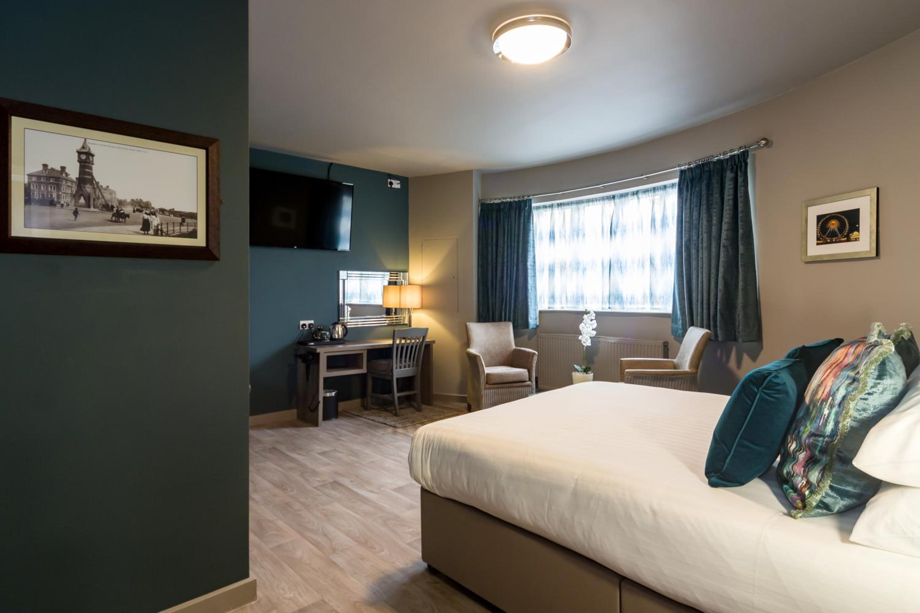 Premier King Room - Photo 5