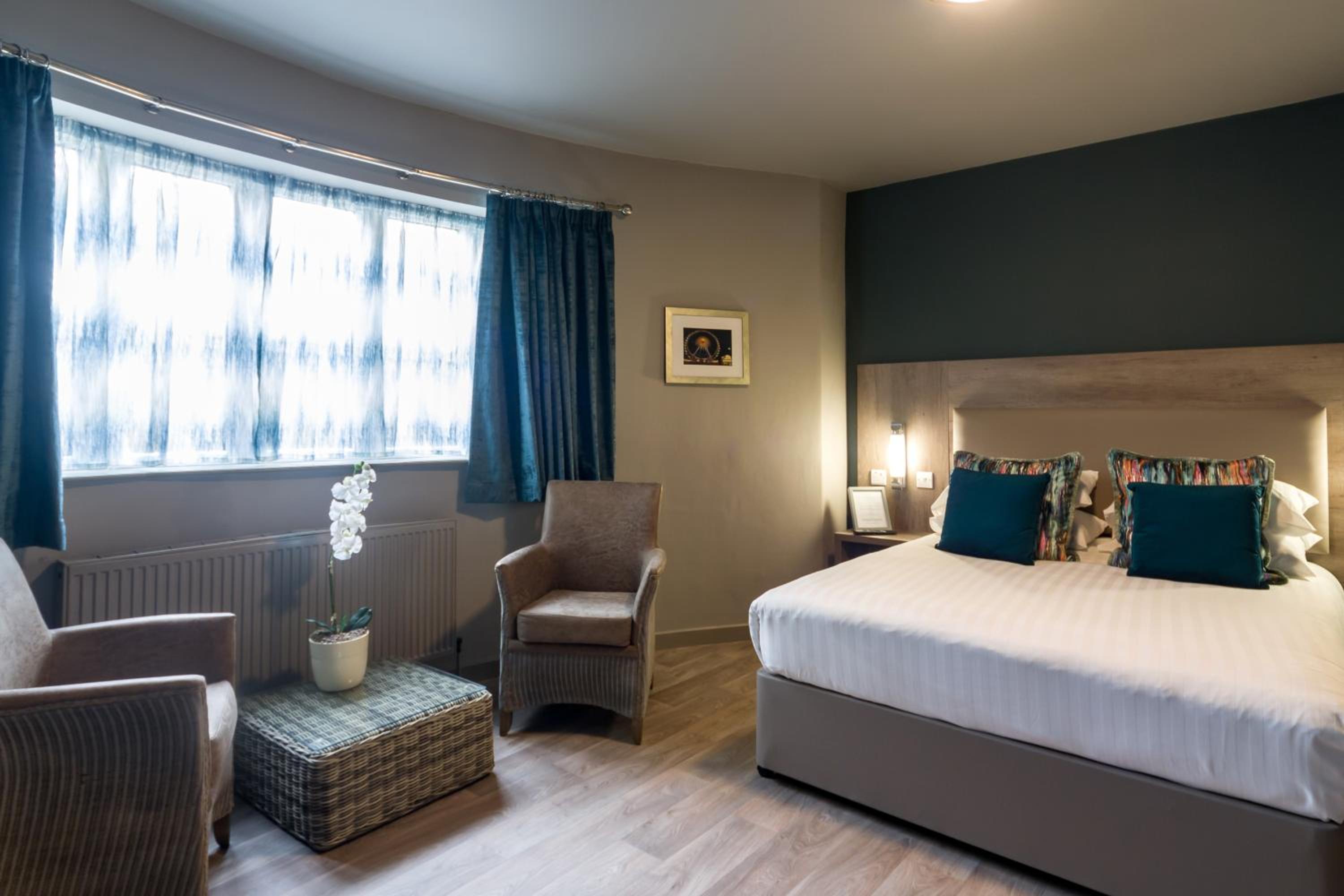 Premier King Room - Photo 8
