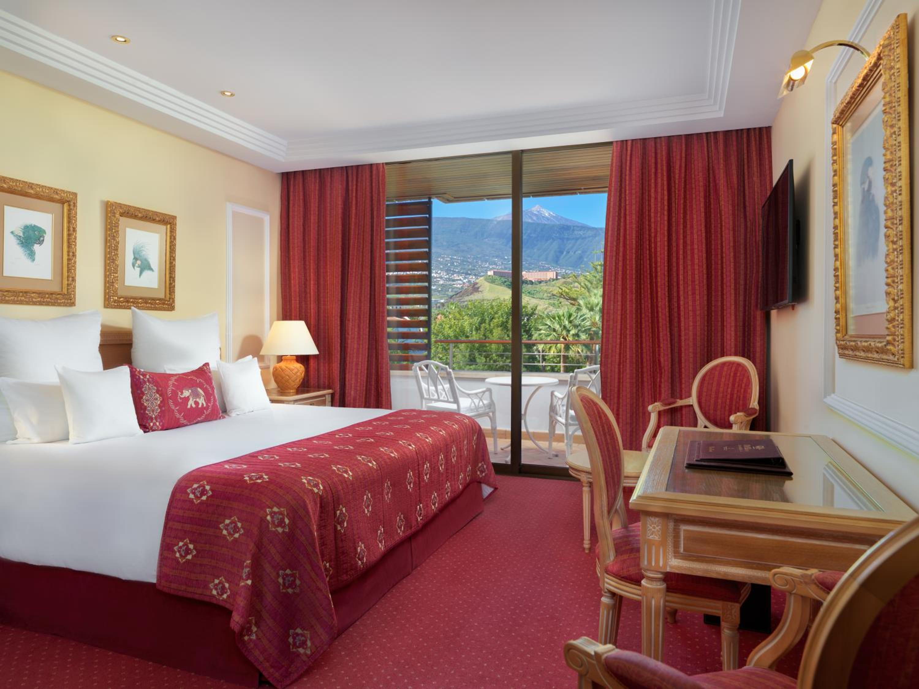 Deluxe Double with Mountain View