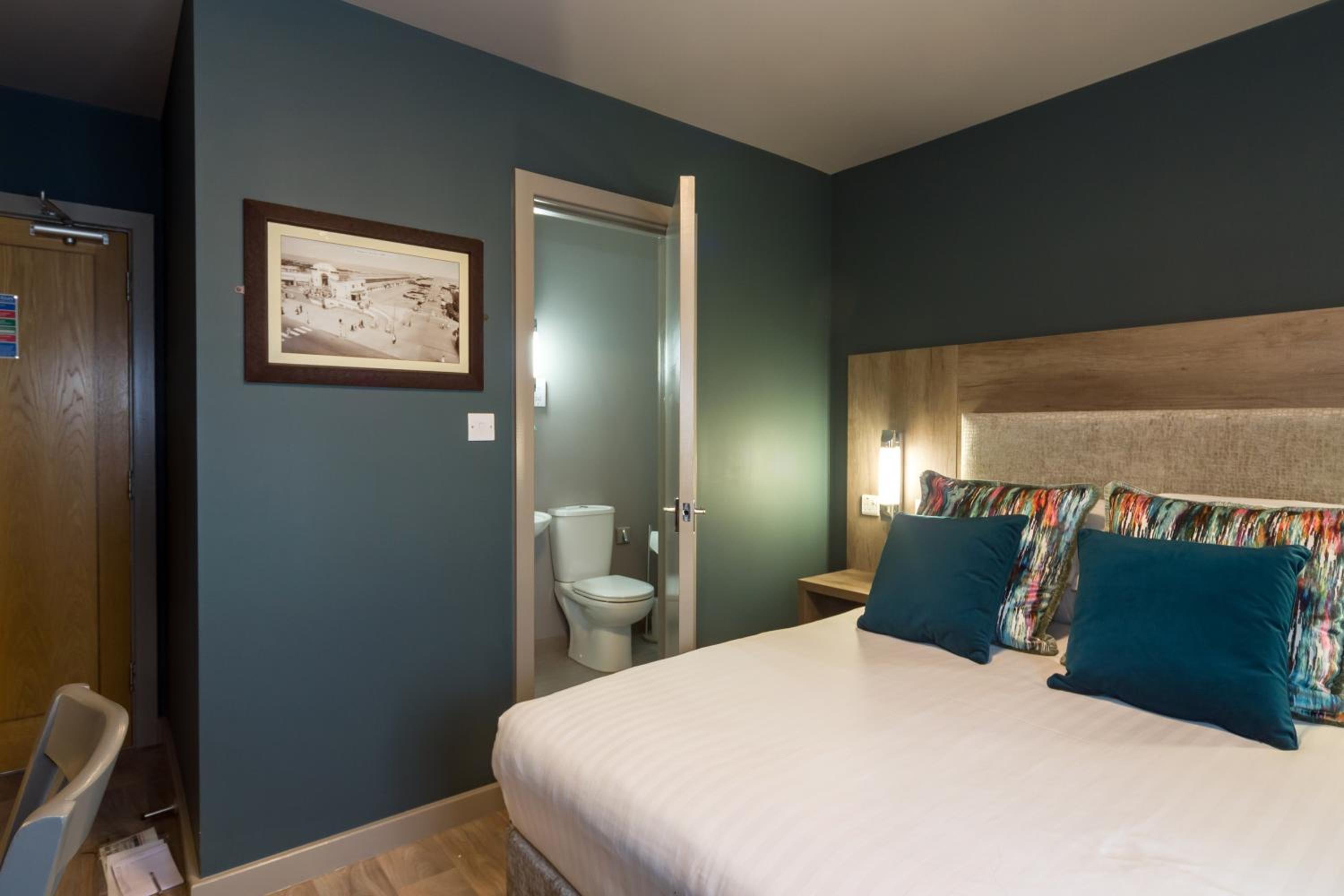 Deluxe Double Room with Sea View - Photo 2
