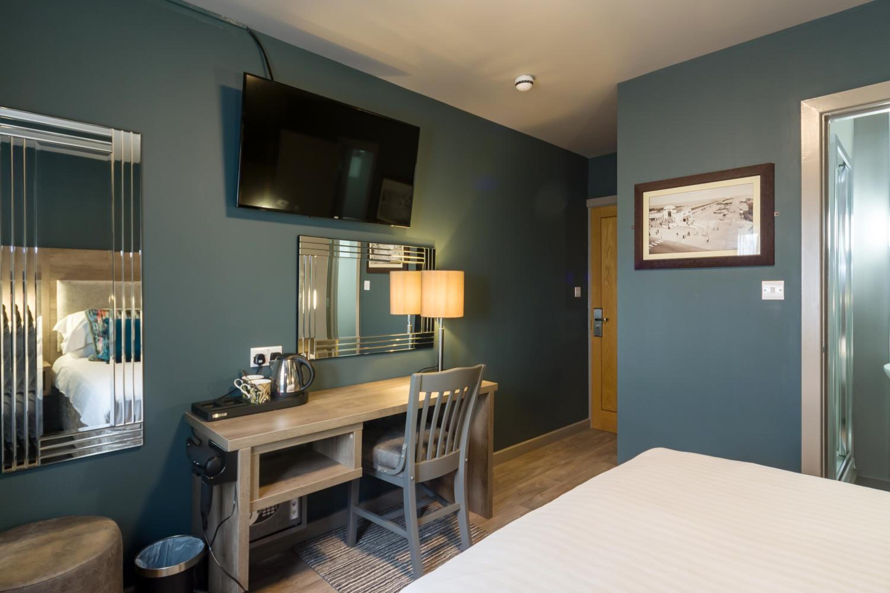 Deluxe Double Room with Sea View - Photo 6