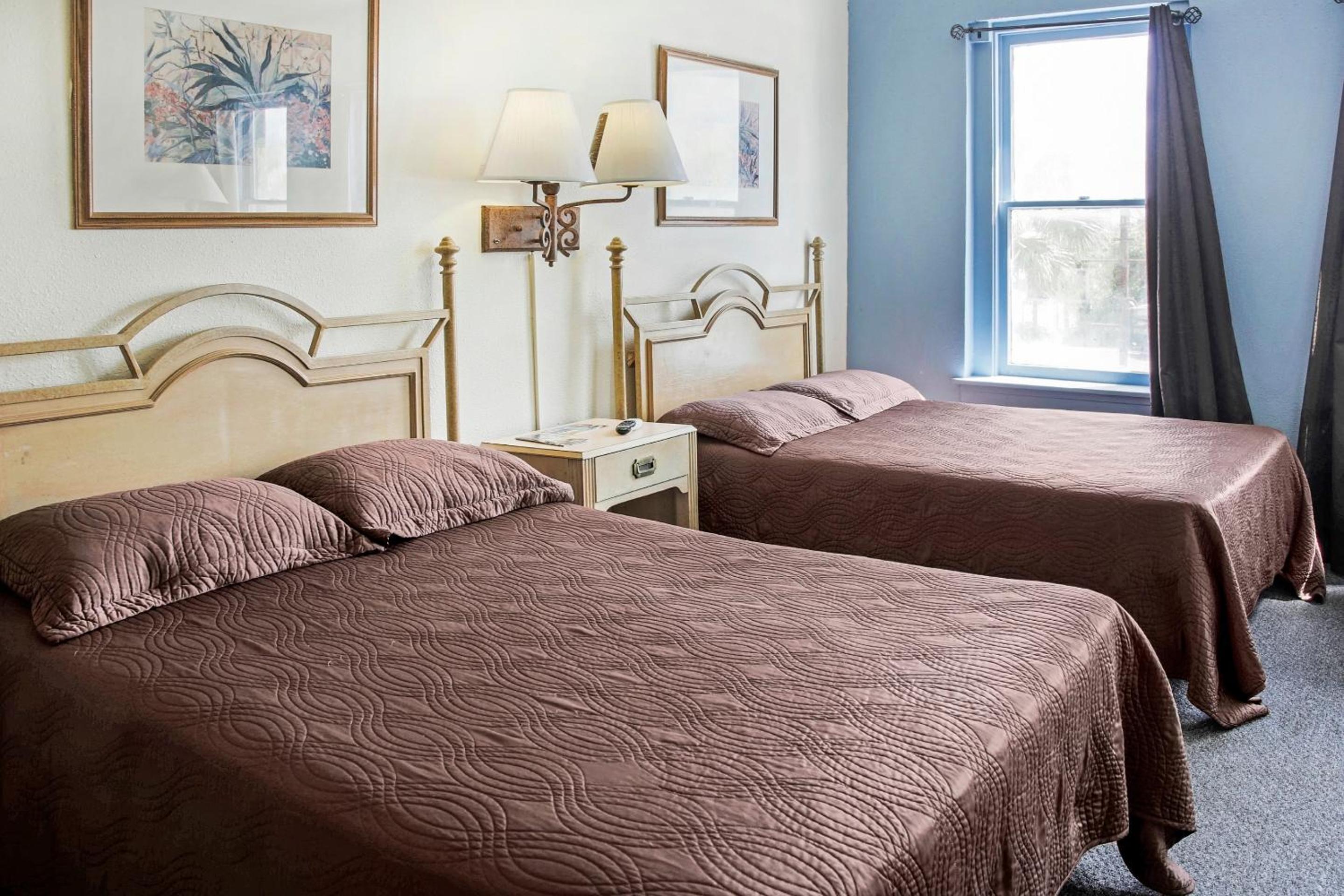 Full Bed photo 1