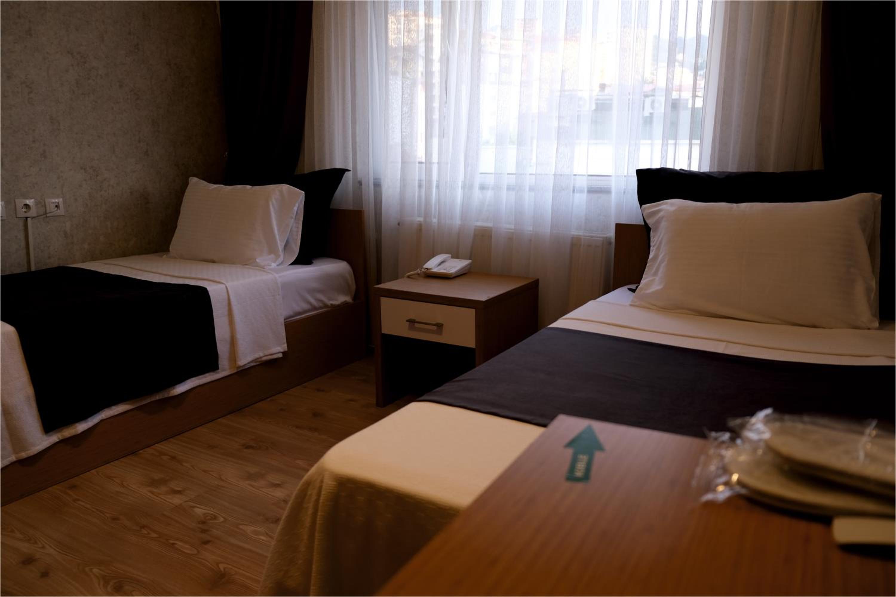 Standard Double Room - Photo 5