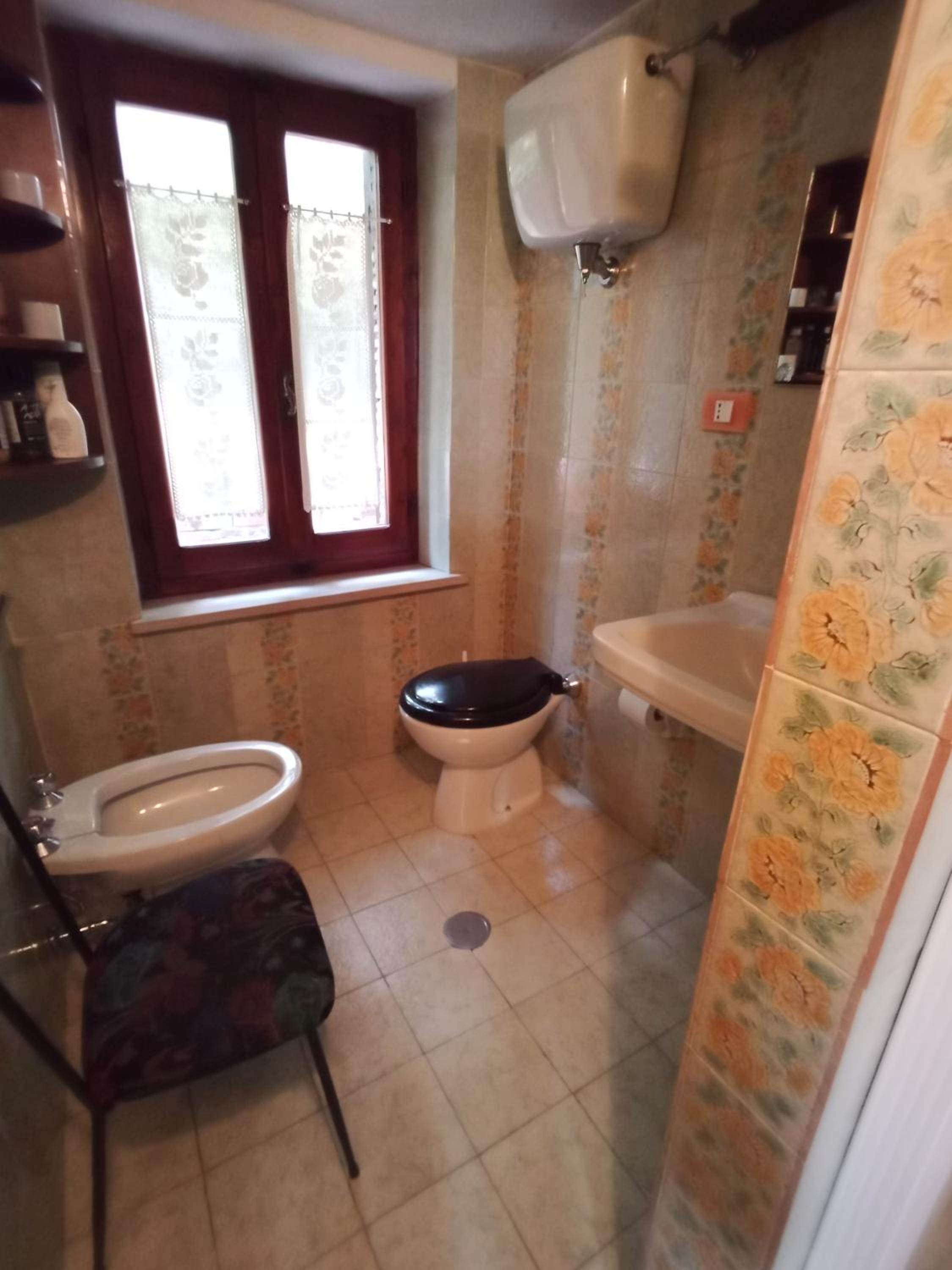 Double Room with Private Bathroom - Photo 6