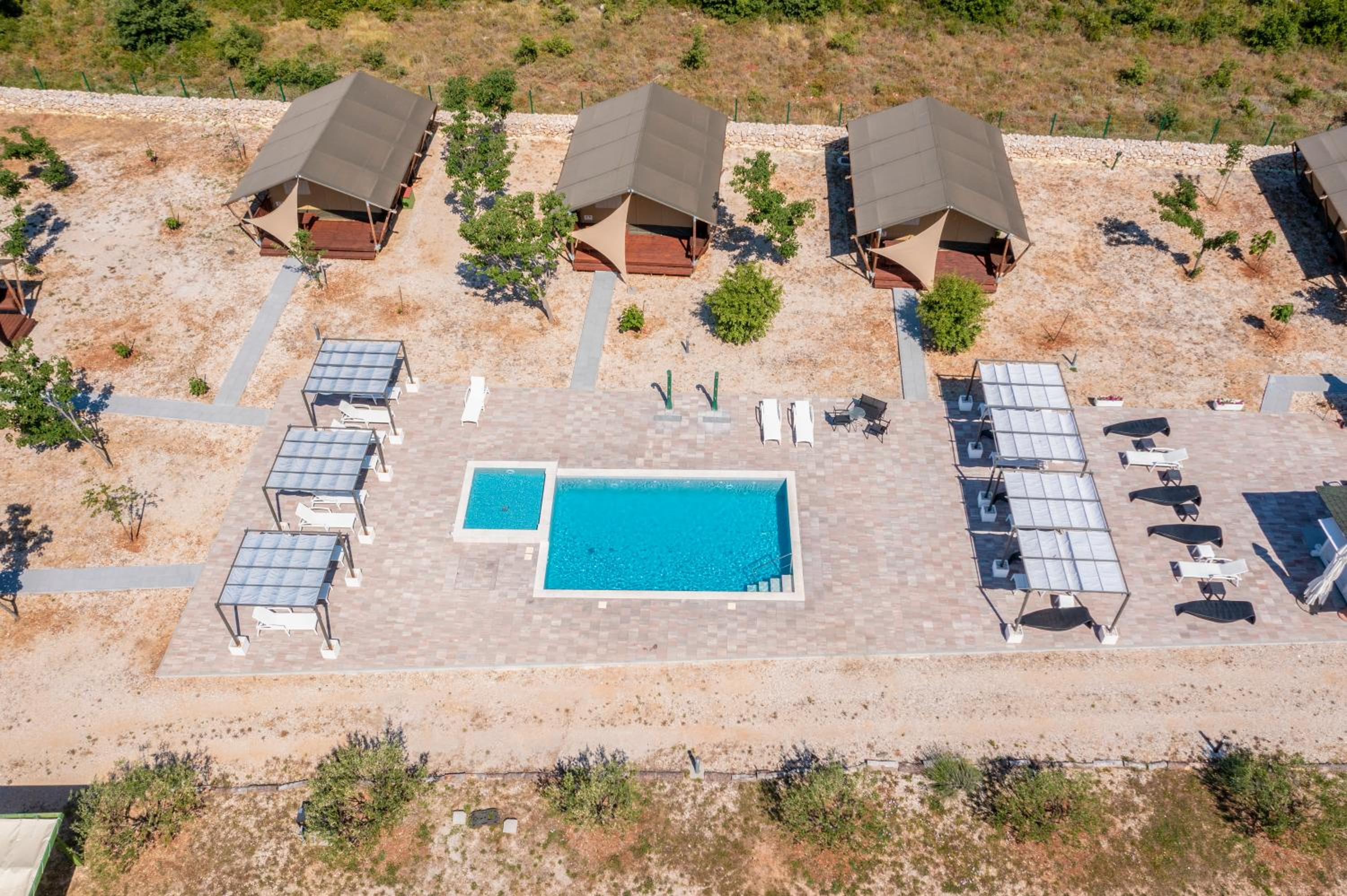 Glamping Tent - Photo 11